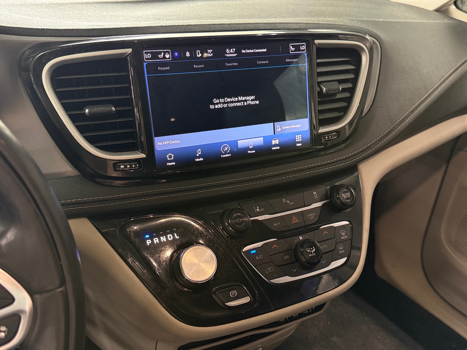 Thumbnail: 2022 Chrysler Pacifica - 3