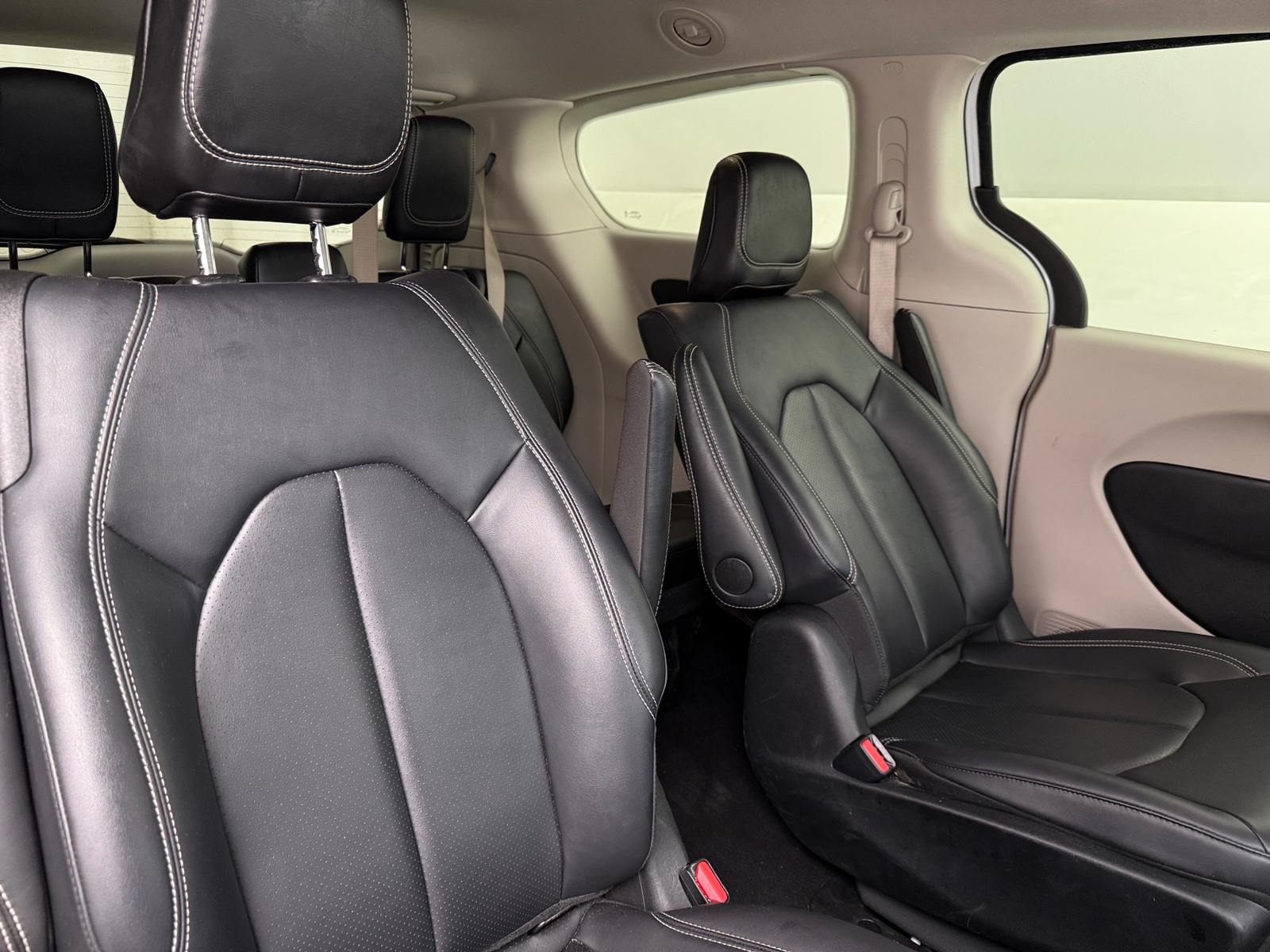 Thumbnail: 2024 Chrysler Pacifica - 6