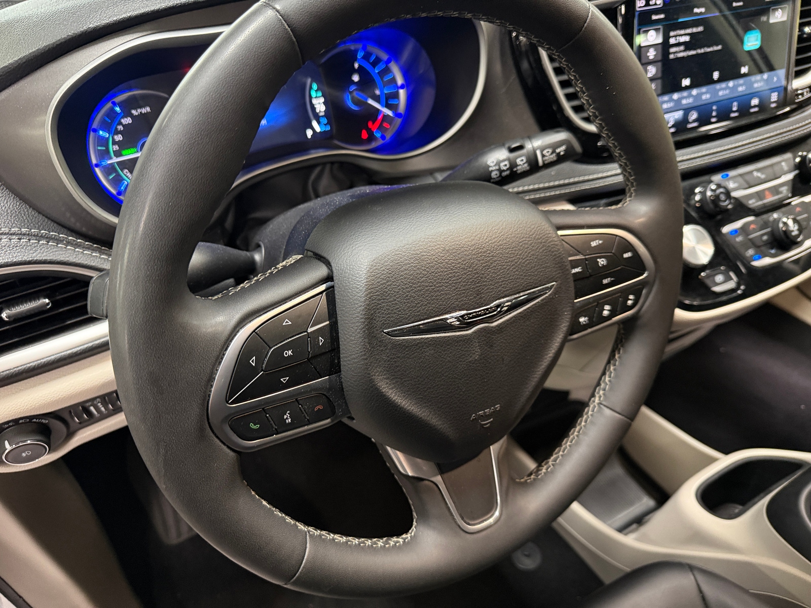 Thumbnail: 2024 Chrysler Pacifica - 5