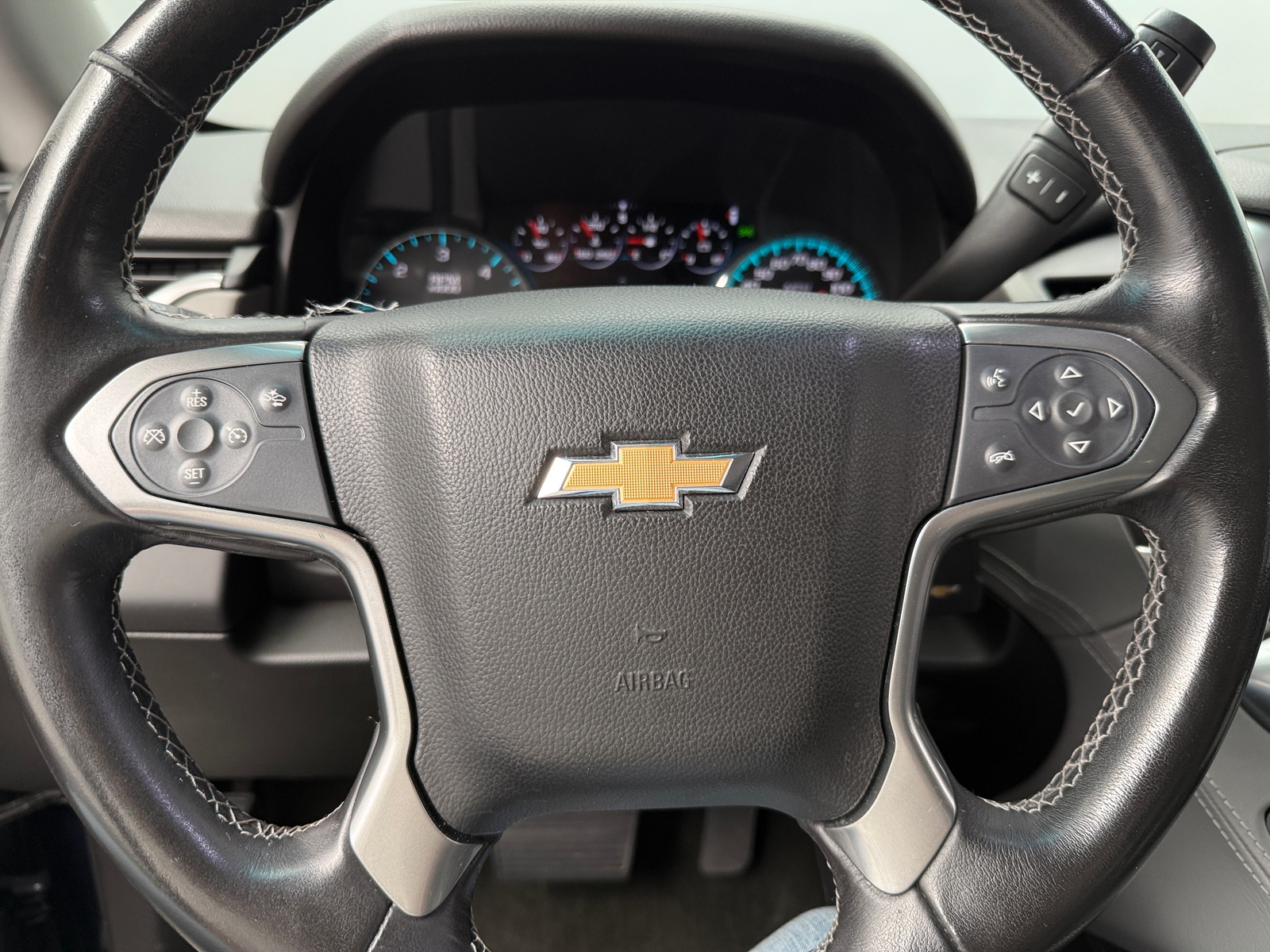 Thumbnail: 2017 Chevrolet Tahoe - 4