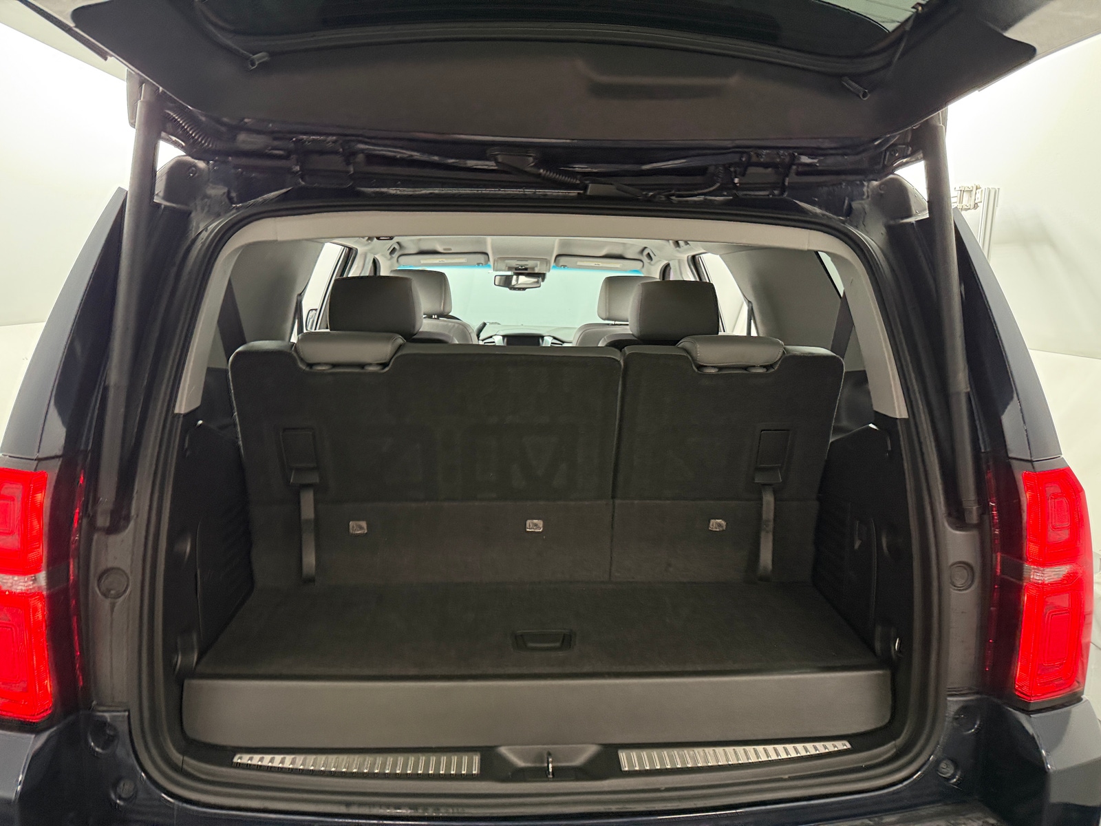 Thumbnail: 2017 Chevrolet Tahoe - 6