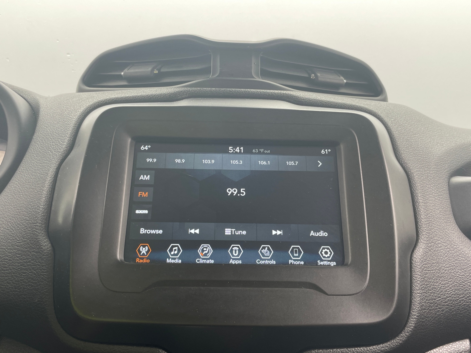Thumbnail: 2019 Jeep Renegade - 4