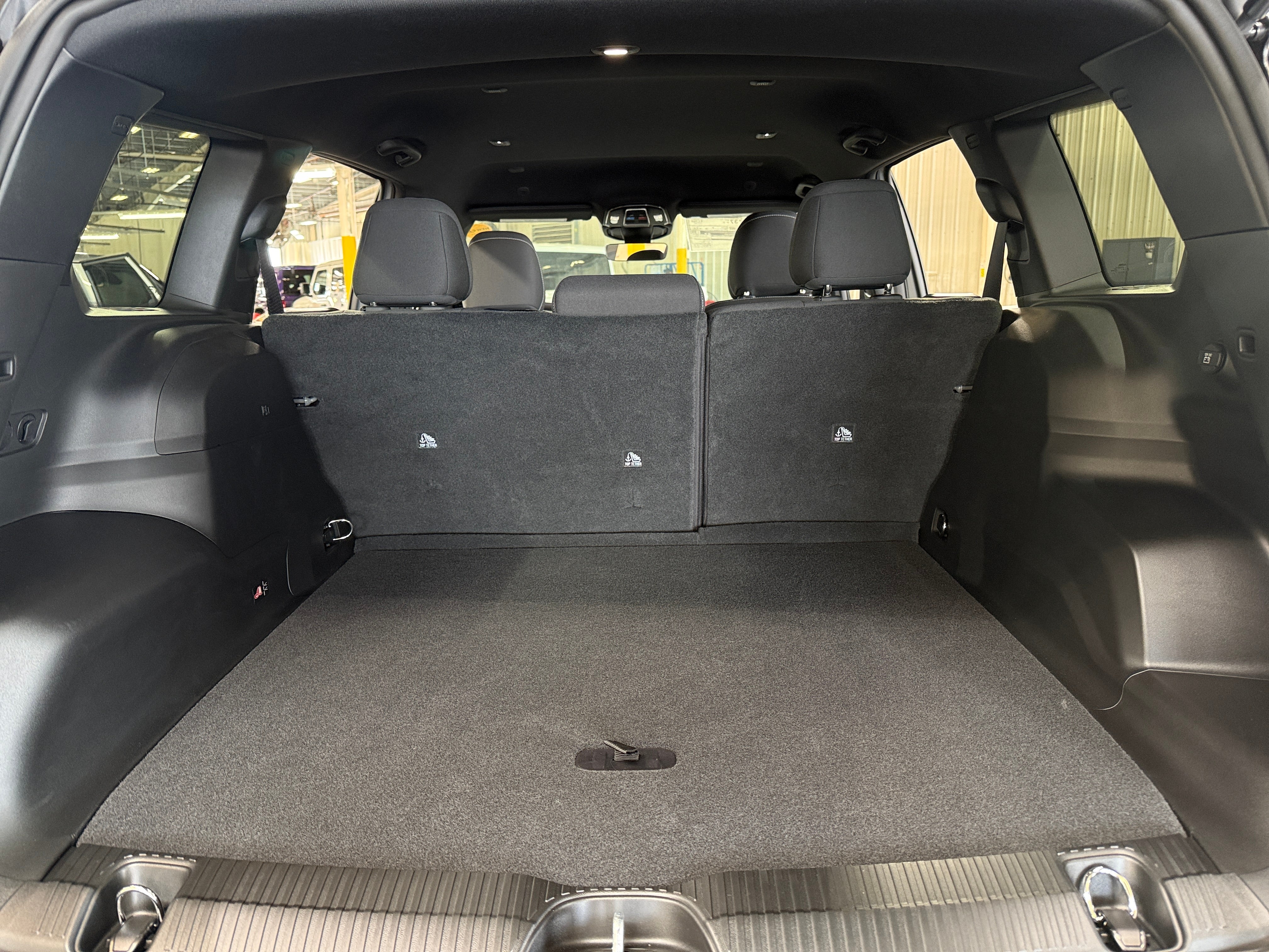 2026 Jeep Cherokee Laredo HEV 4X4's photo