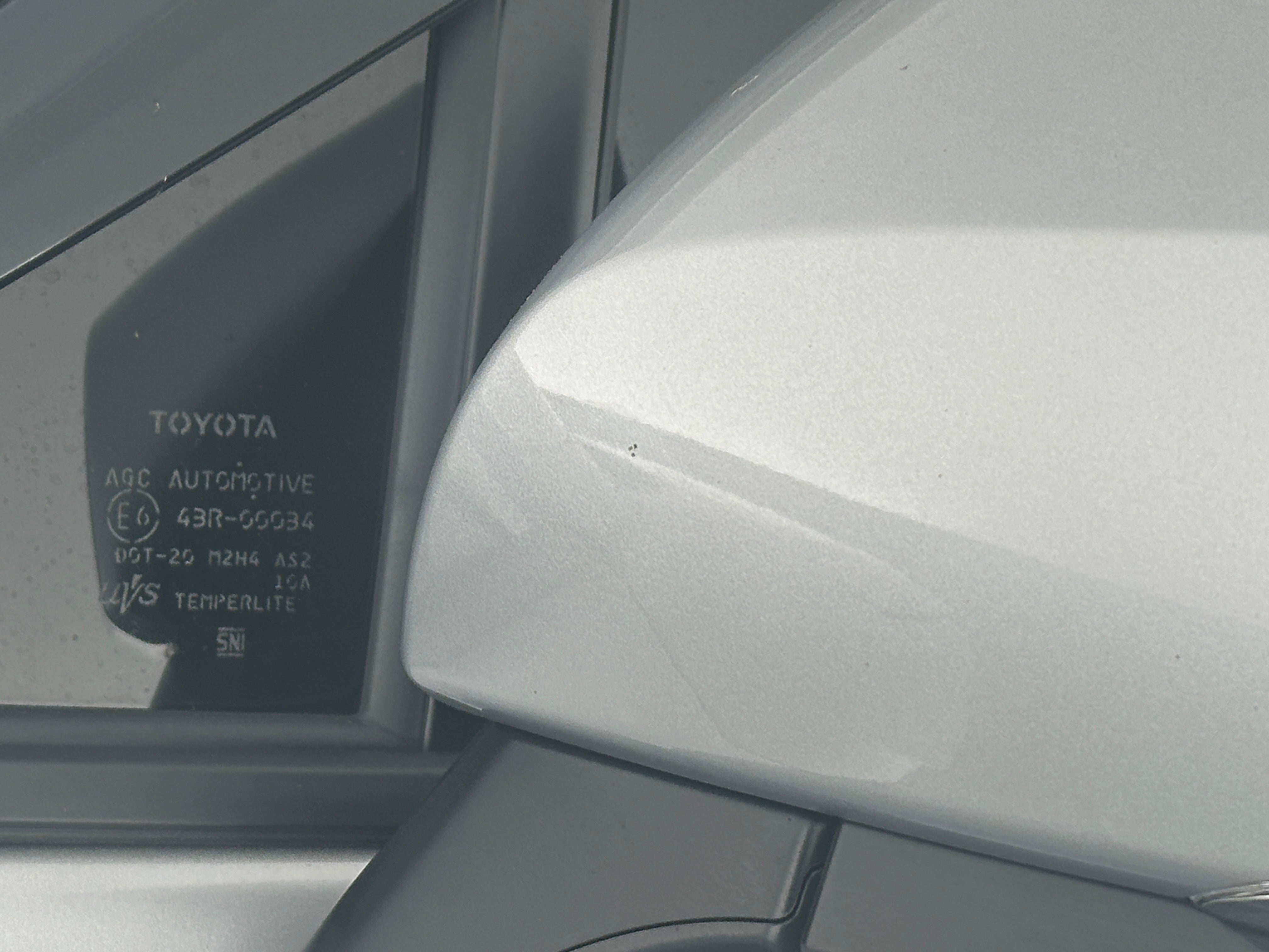 2025 Toyota RAV4 XLE - Photo 21