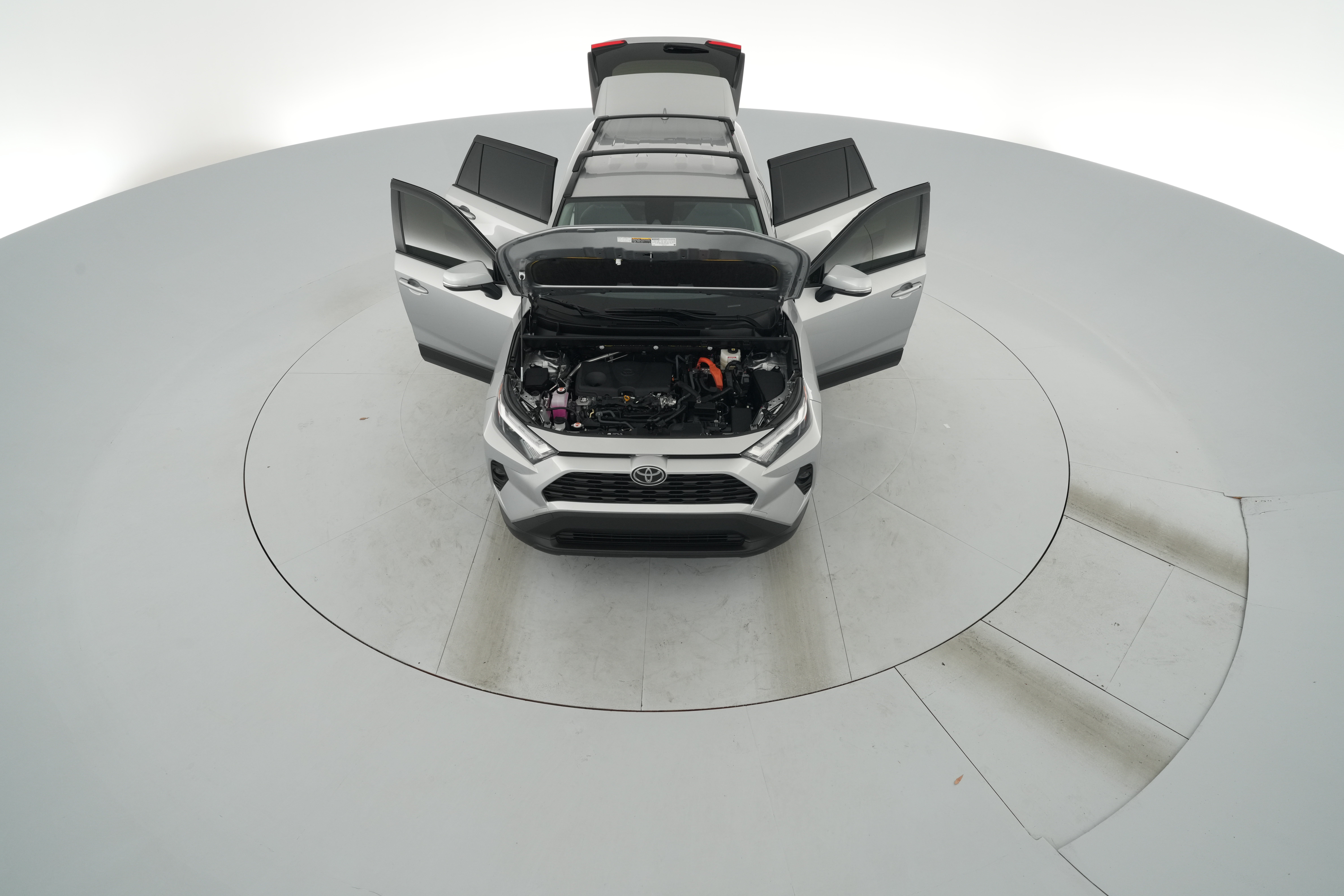 2025 Toyota RAV4 XLE - Photo 38