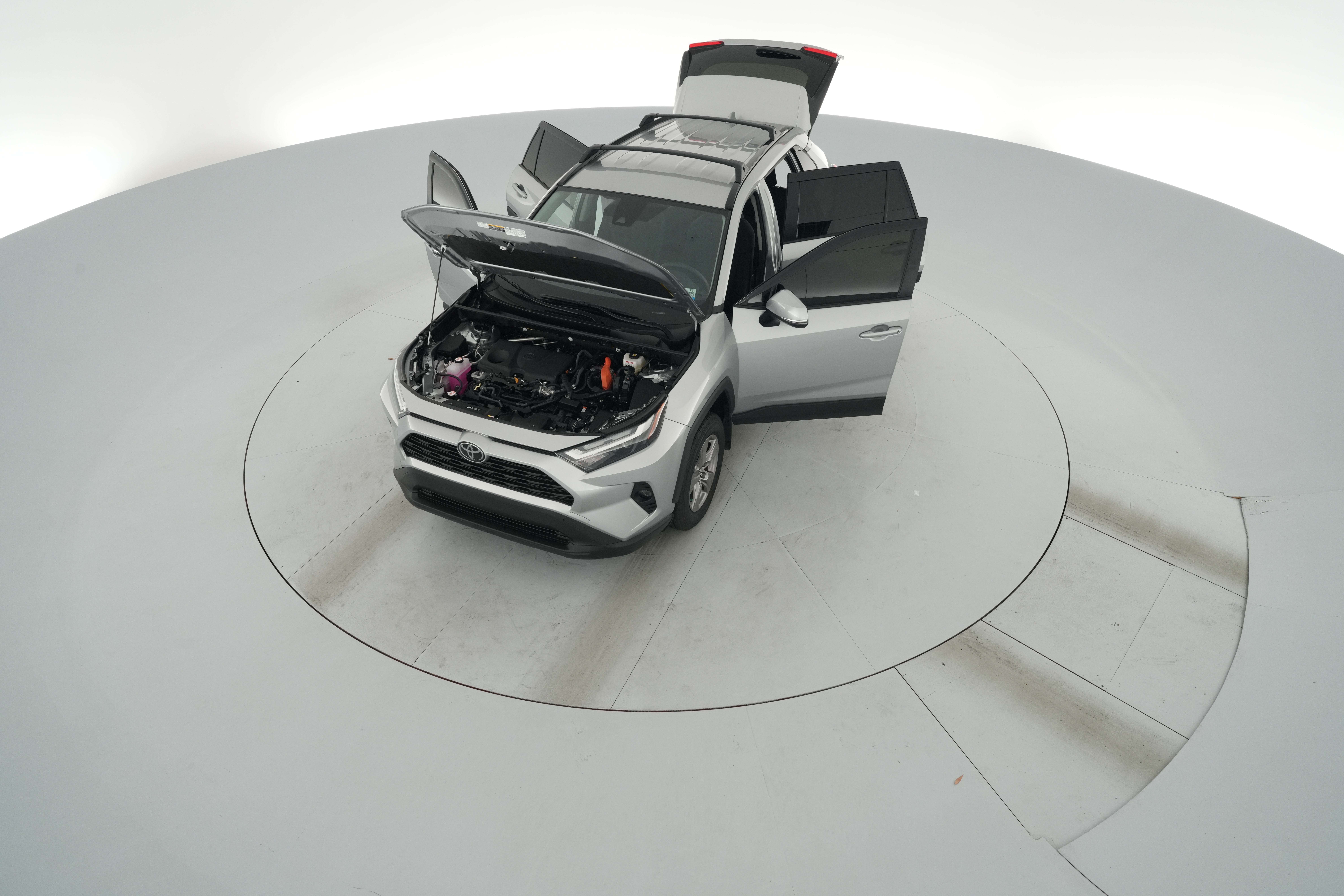 2025 Toyota RAV4 XLE - Photo 39