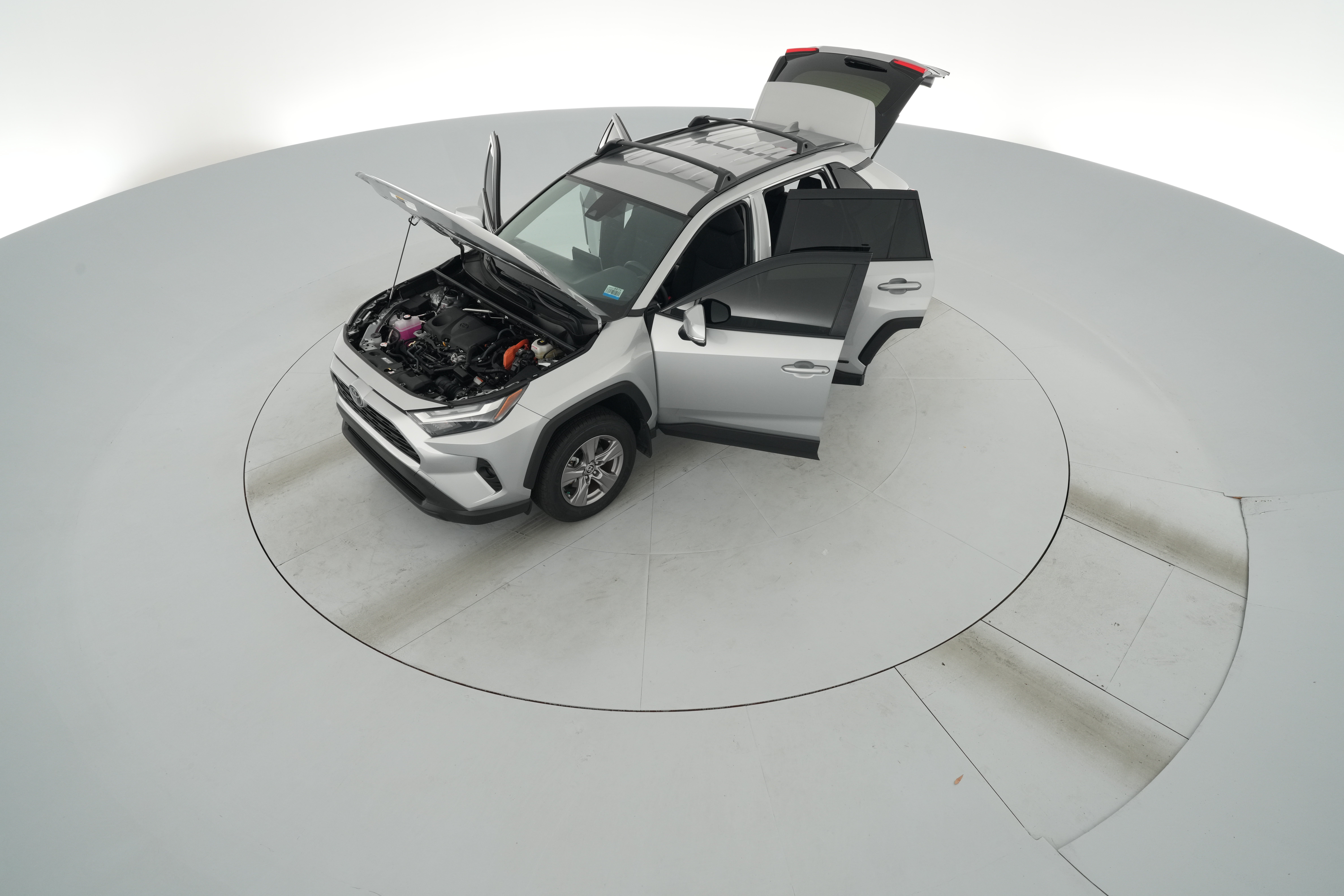 2025 Toyota RAV4 XLE - Photo 40