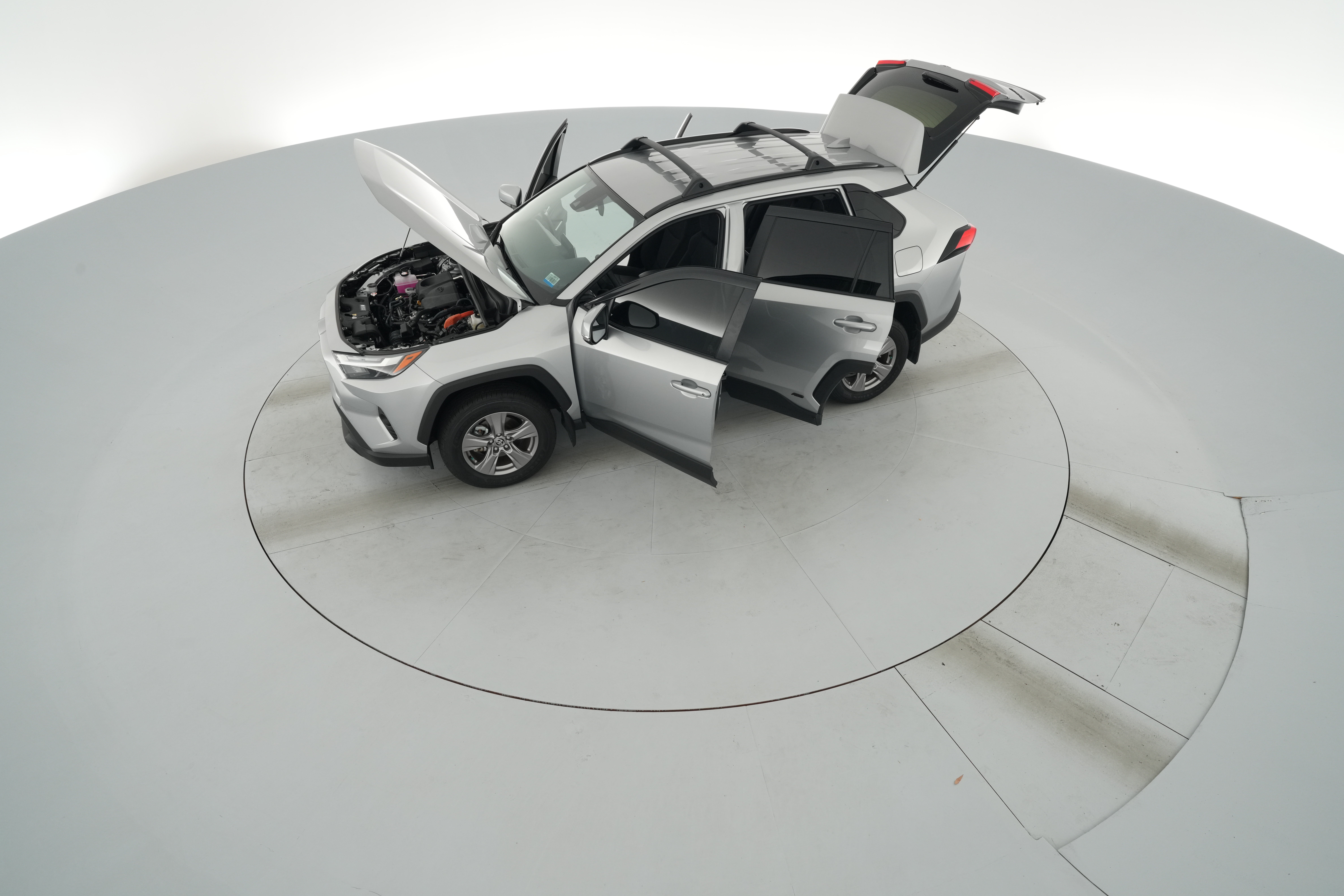 2025 Toyota RAV4 XLE - Photo 41