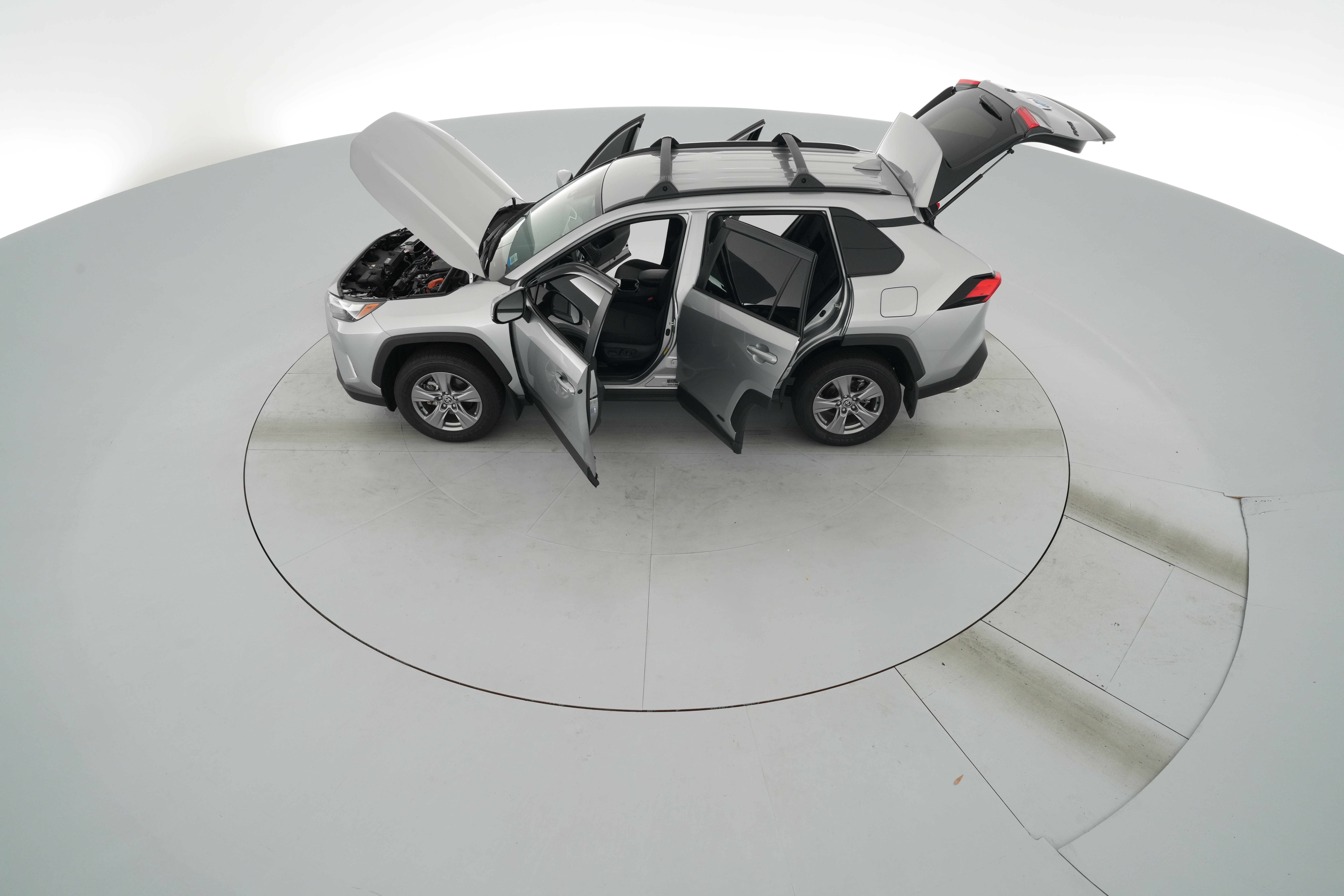 2025 Toyota RAV4 XLE - Photo 42