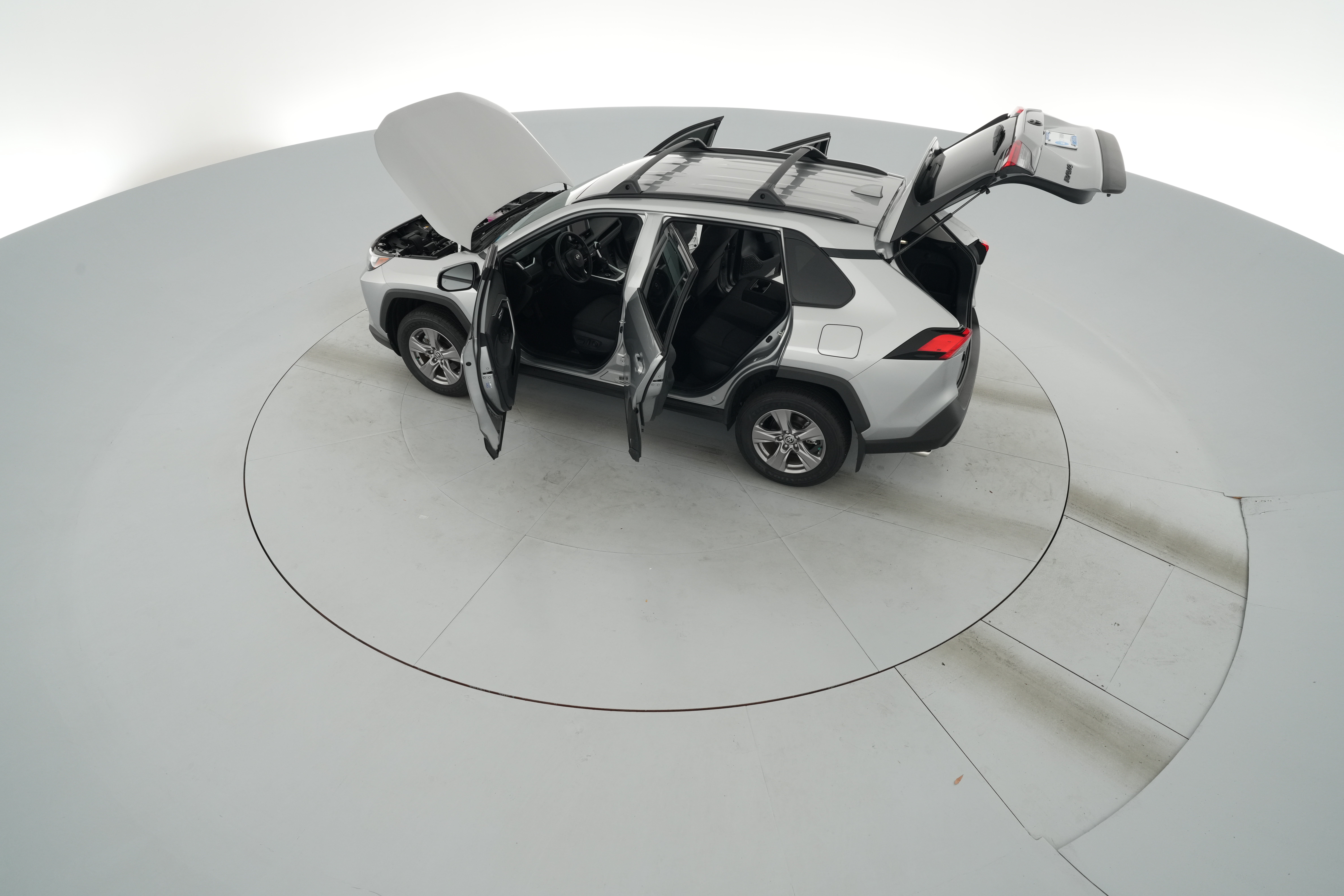 2025 Toyota RAV4 XLE - Photo 43