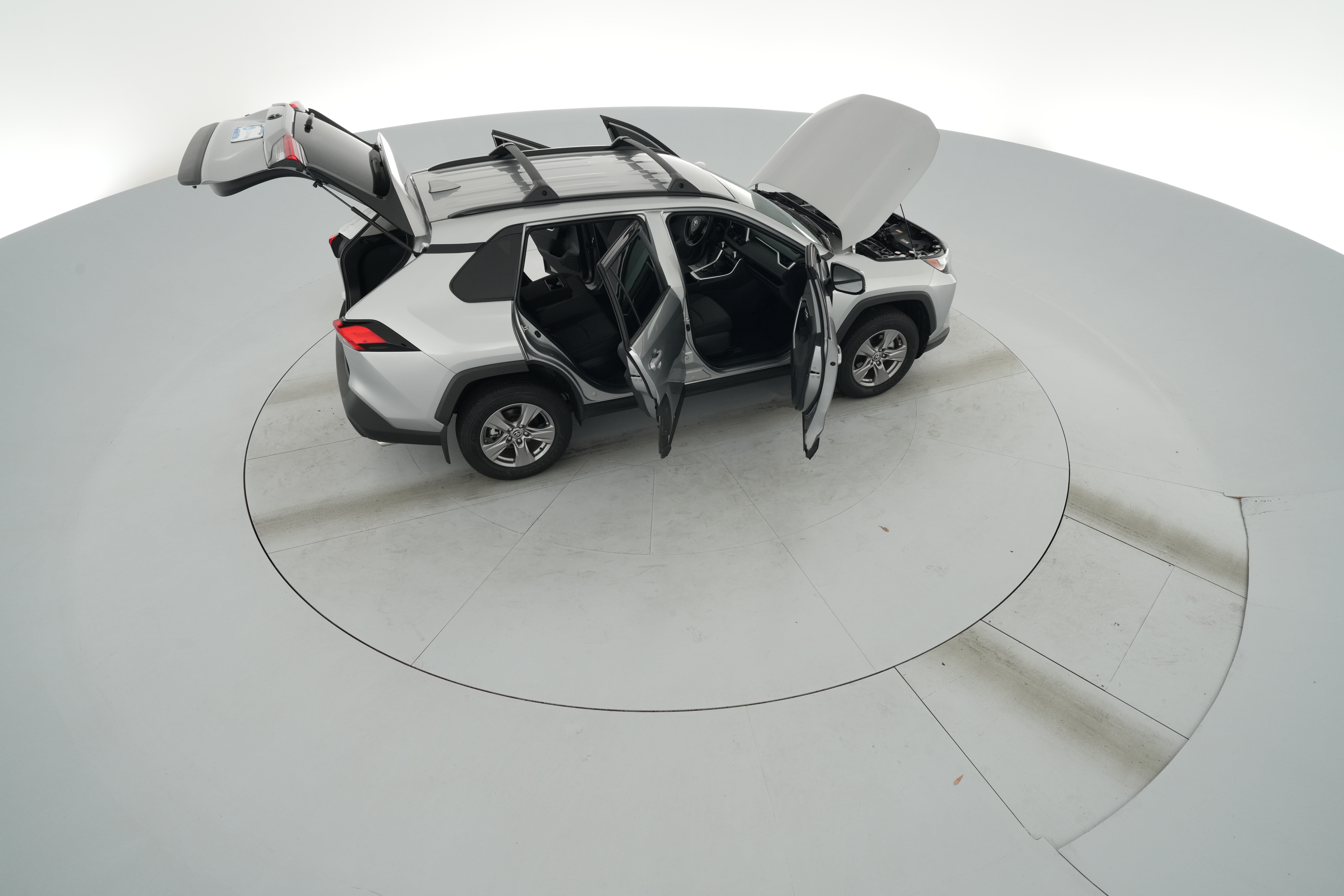 2025 Toyota RAV4 XLE - Photo 49