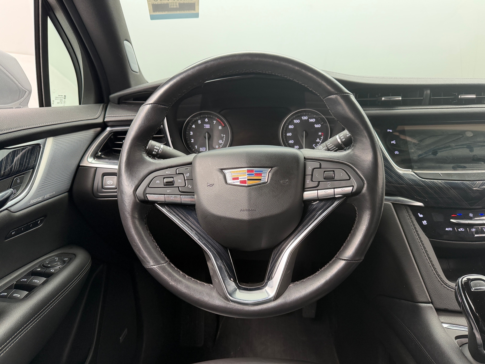 Thumbnail: 2024 Cadillac XT6 - 4
