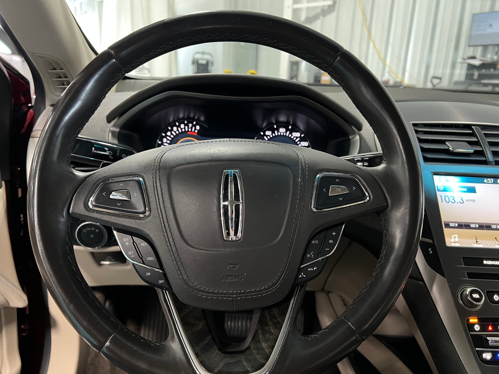 Thumbnail: 2017 Lincoln MKZ - 4