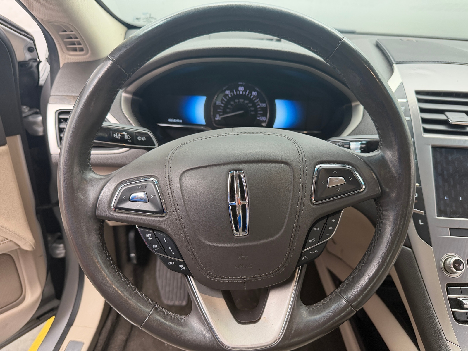 Thumbnail: 2019 Lincoln MKZ - 4