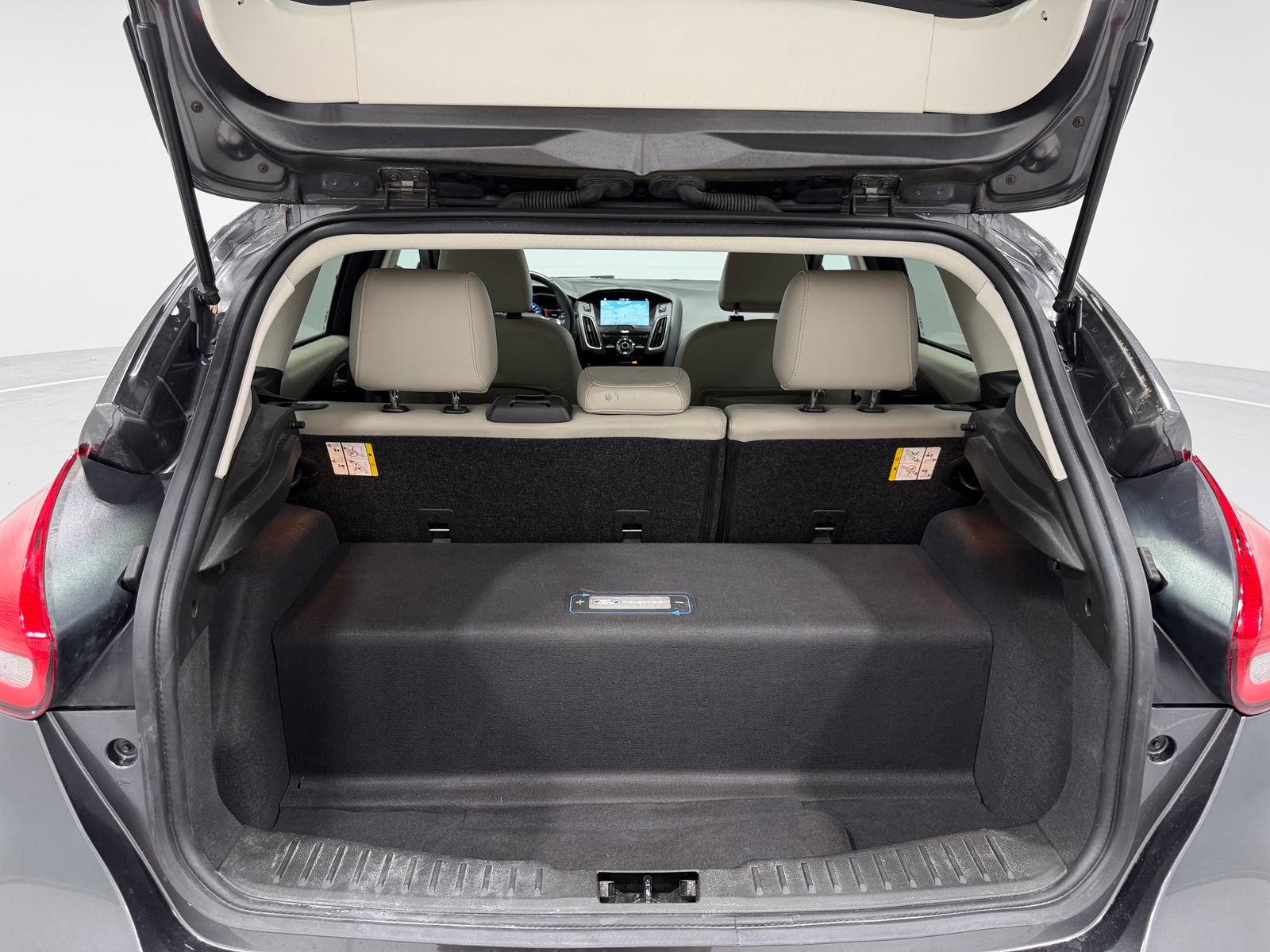 Thumbnail: 2016 Ford Focus - 6