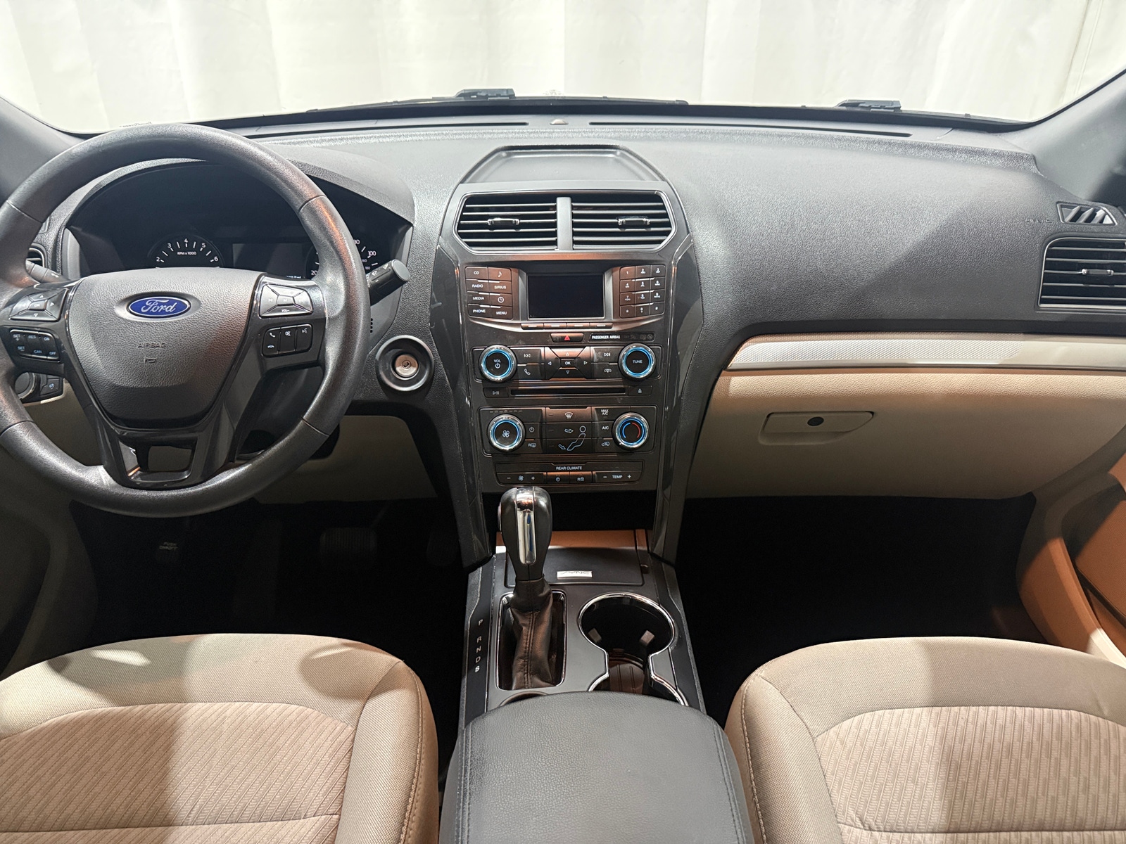 Thumbnail: 2019 Ford Explorer - 3