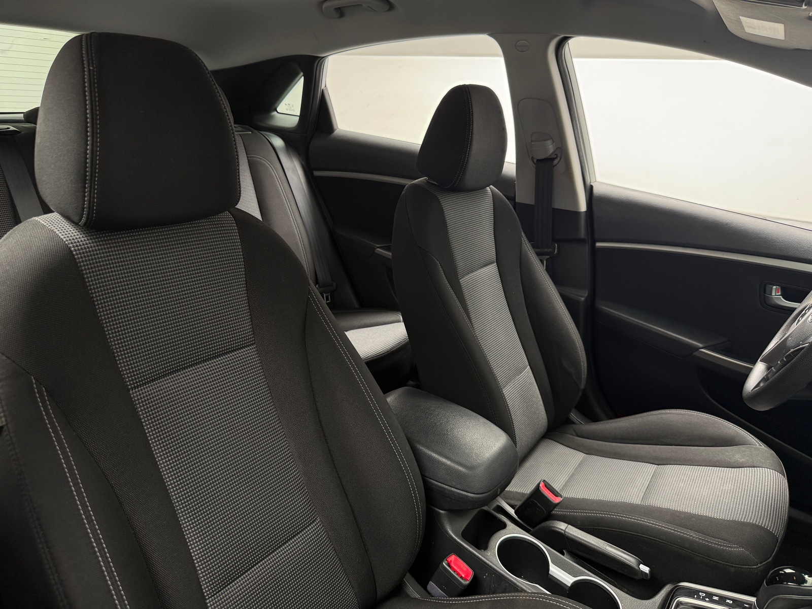 Thumbnail: 2017 Hyundai Elantra - 2