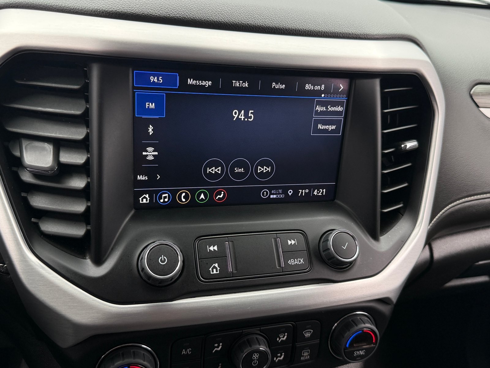 Thumbnail: 2022 GMC Acadia - 3