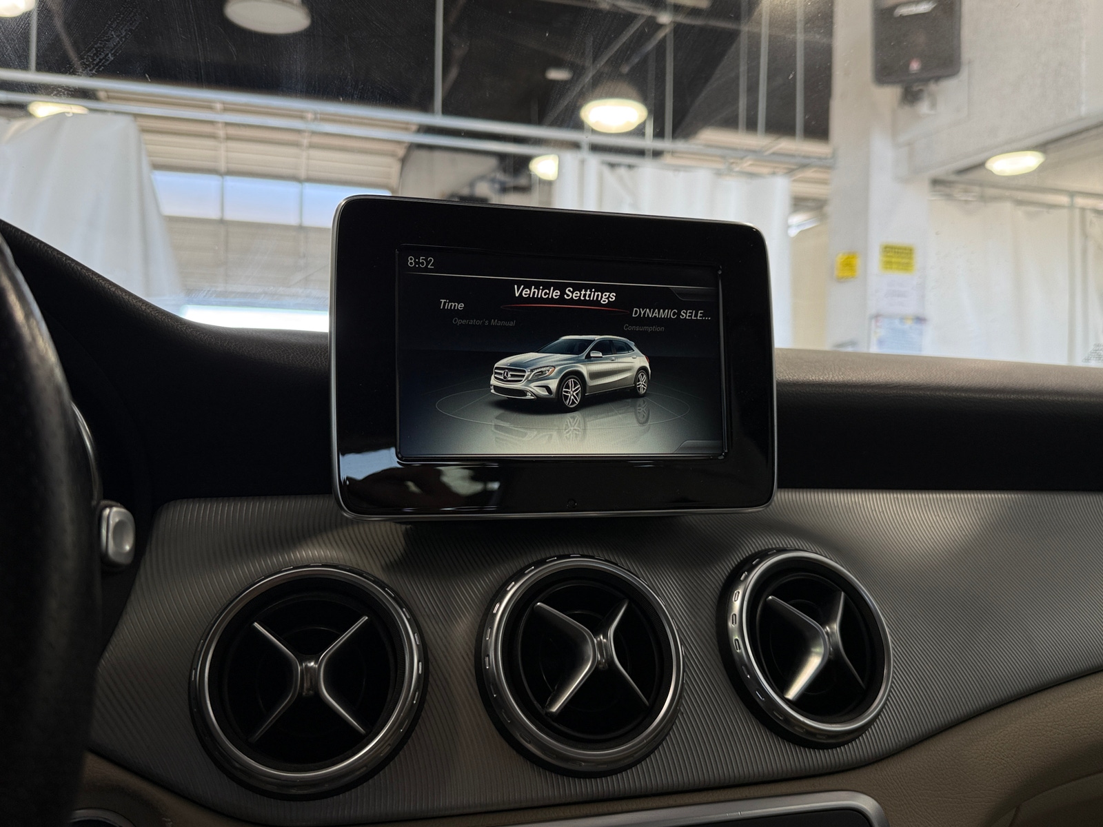 Thumbnail: 2016 Mercedes-Benz GLA - 3