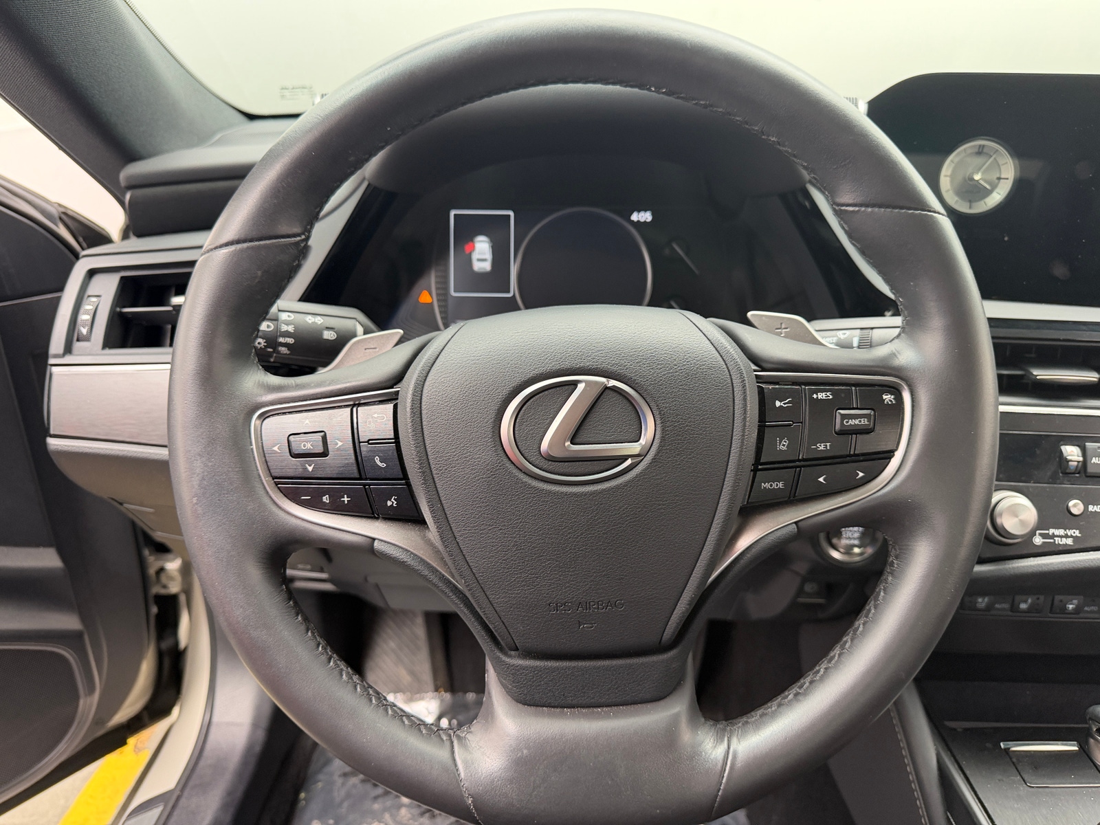 Thumbnail: 2023 Lexus ES - 4