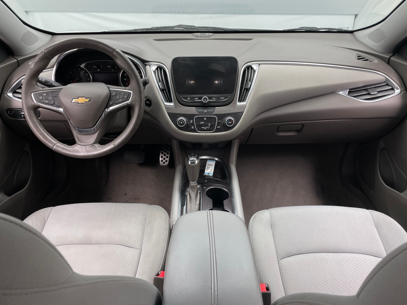 Thumbnail: 2017 Chevrolet Malibu - 3