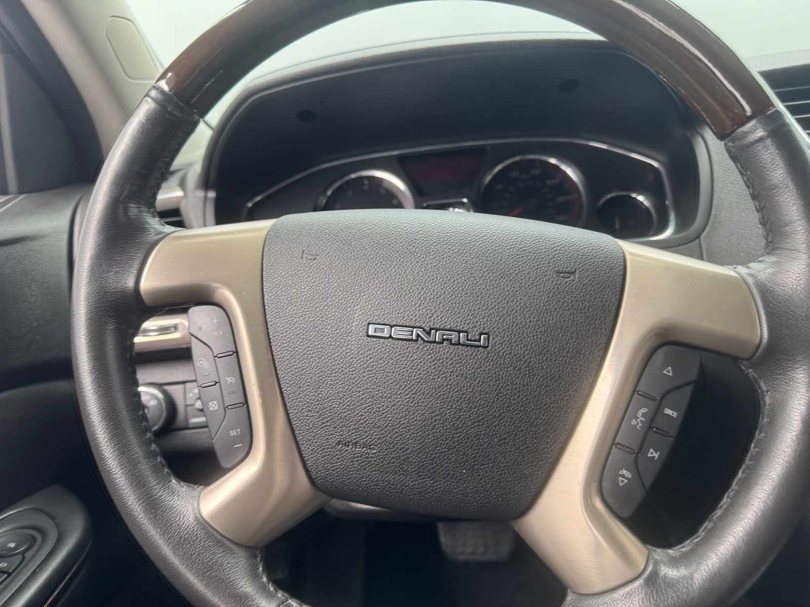 Thumbnail: 2016 GMC Acadia - 4