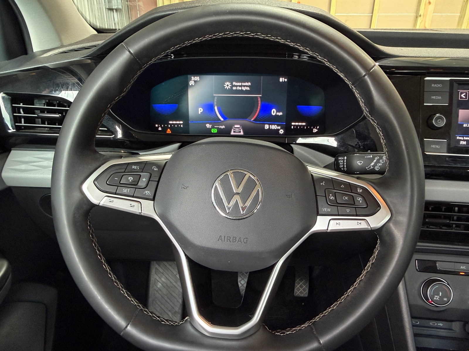 Thumbnail: 2022 Volkswagen Taos - 5