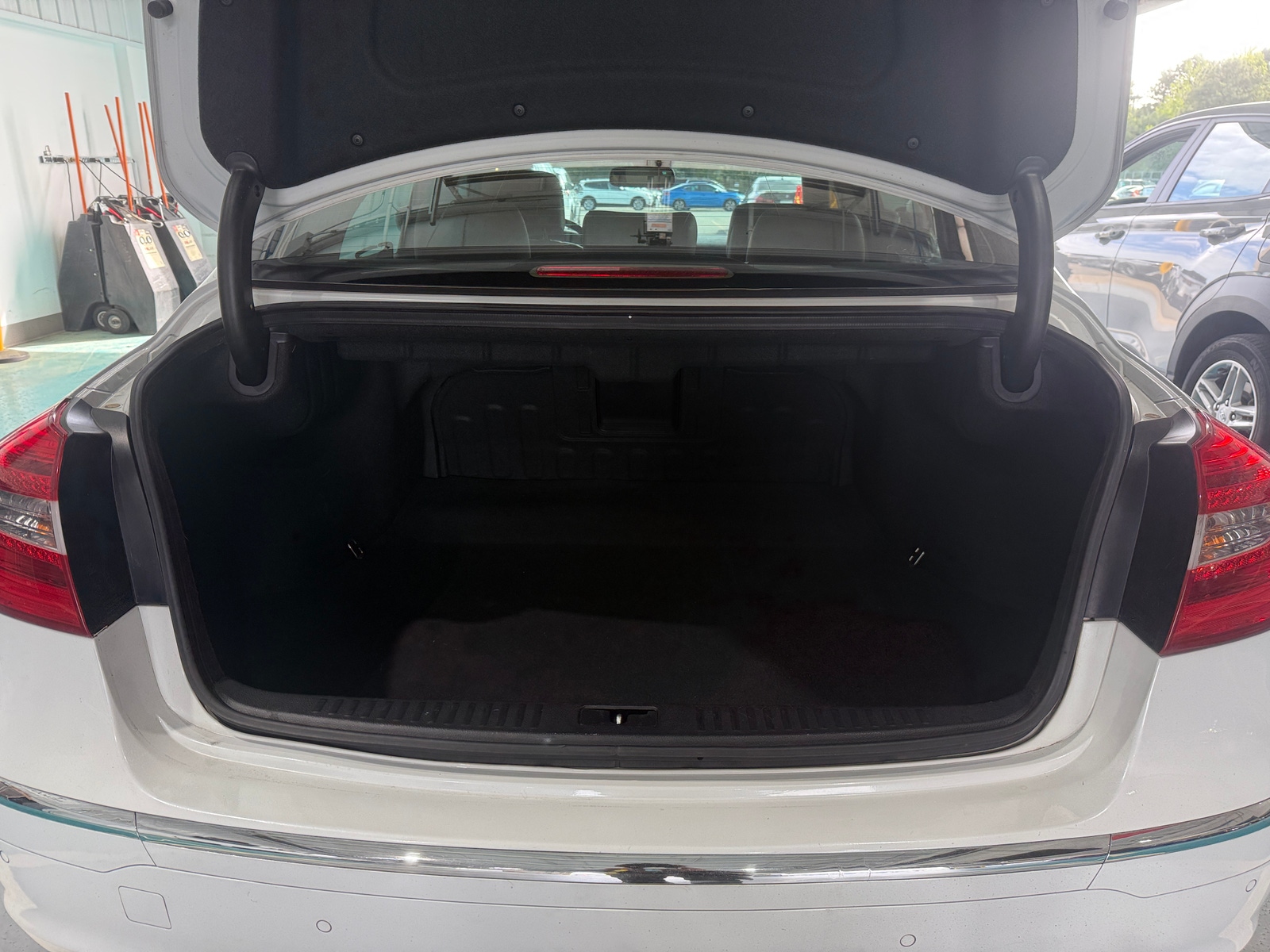 Thumbnail: 2012 Hyundai Genesis - 6