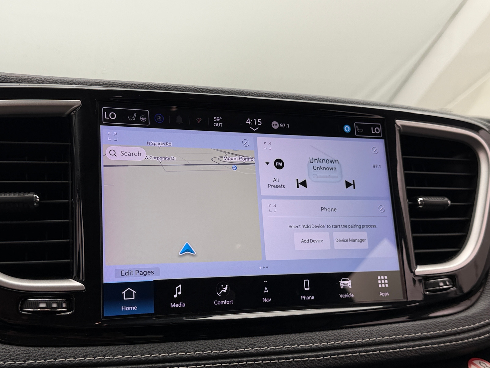 Thumbnail: 2024 Chrysler Pacifica - 3