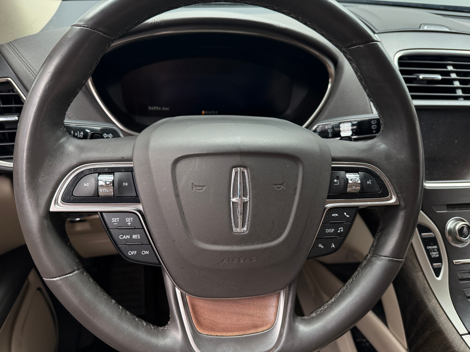 Thumbnail: 2019 Lincoln Nautilus - 4