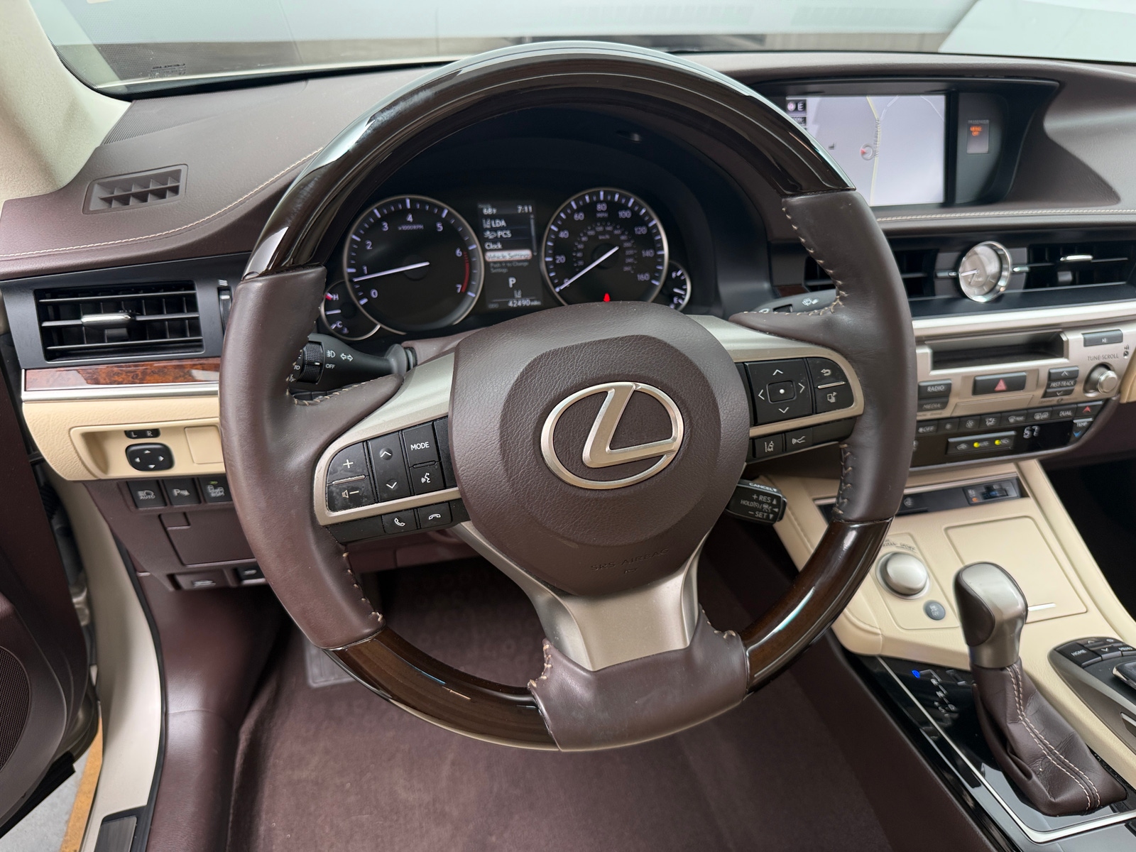 Thumbnail: 2017 Lexus ES - 4