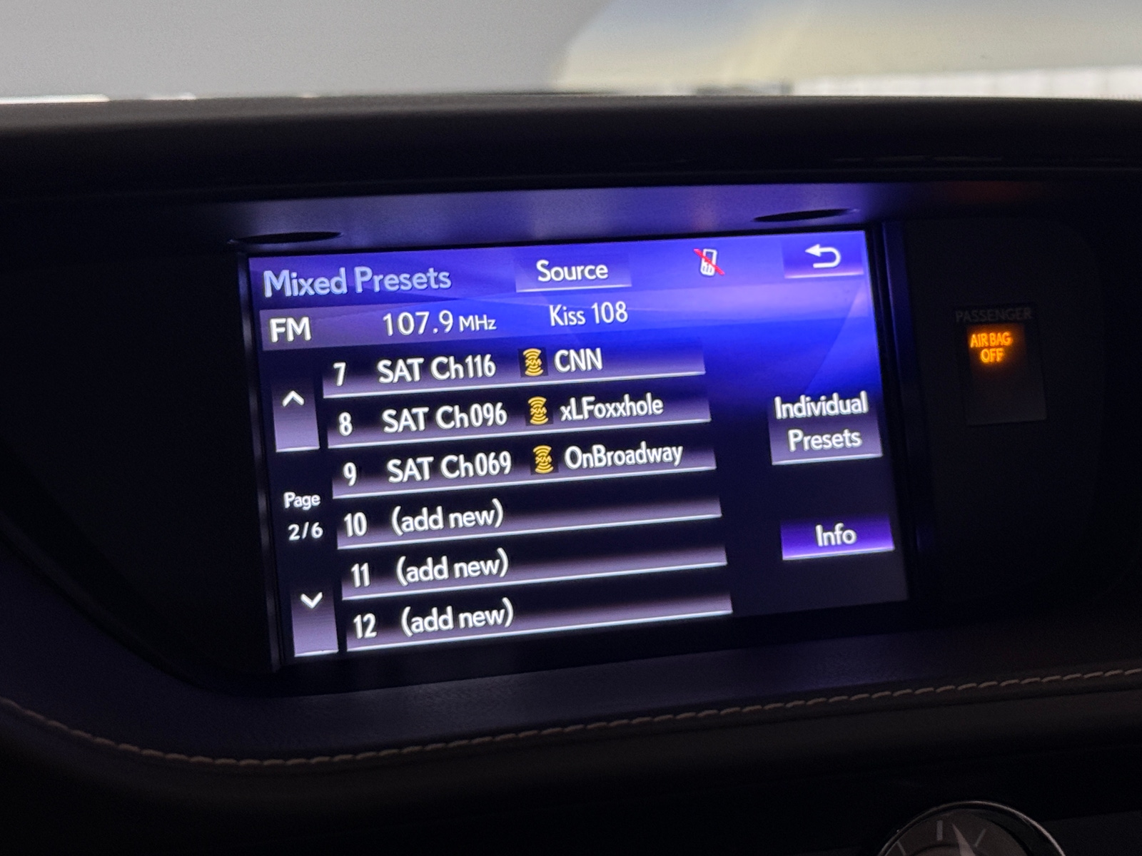 Thumbnail: 2017 Lexus ES - 3