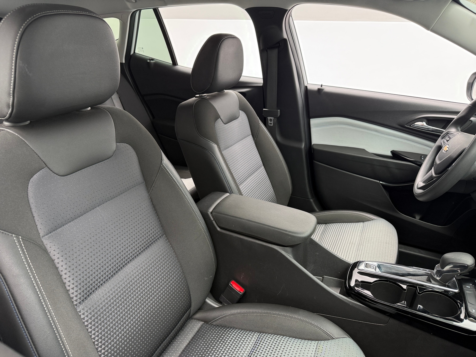 Thumbnail: 2025 Chevrolet Trax - 2
