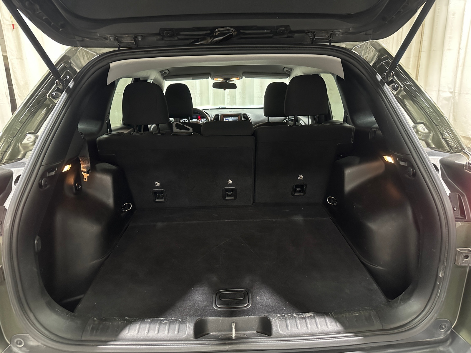 Thumbnail: 2019 Jeep Cherokee - 7