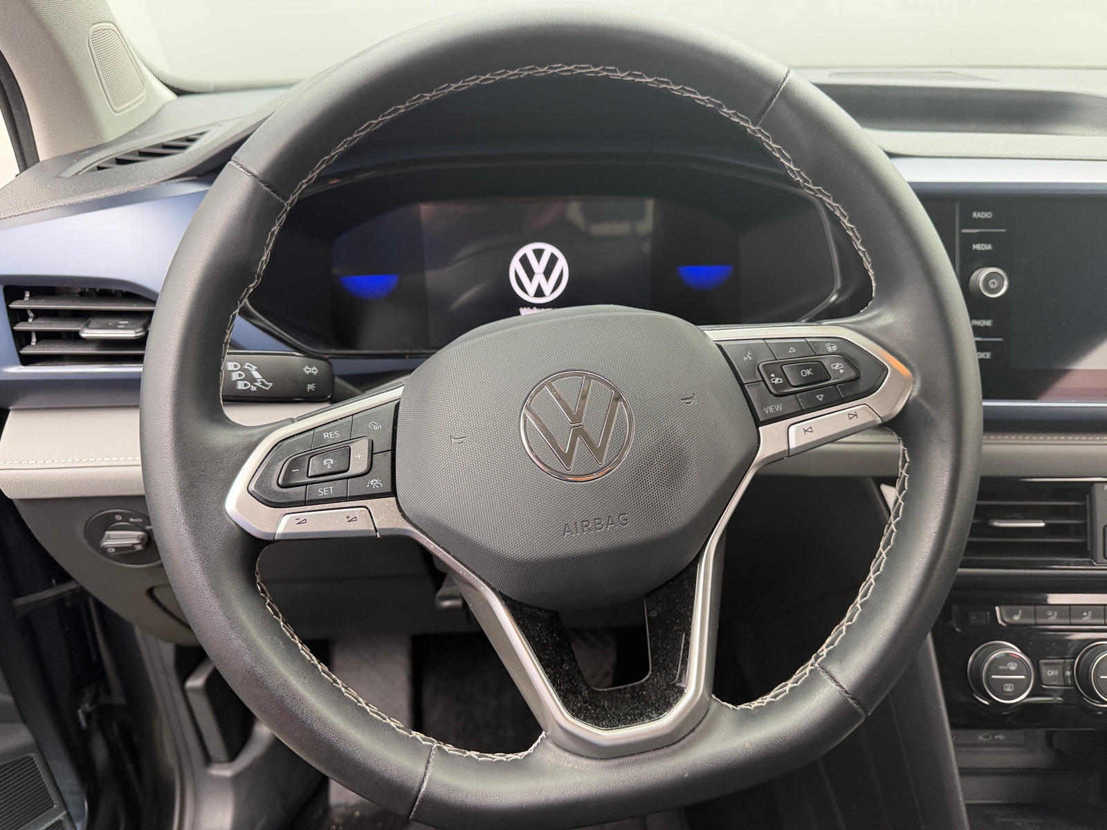 Thumbnail: 2024 Volkswagen Taos - 4