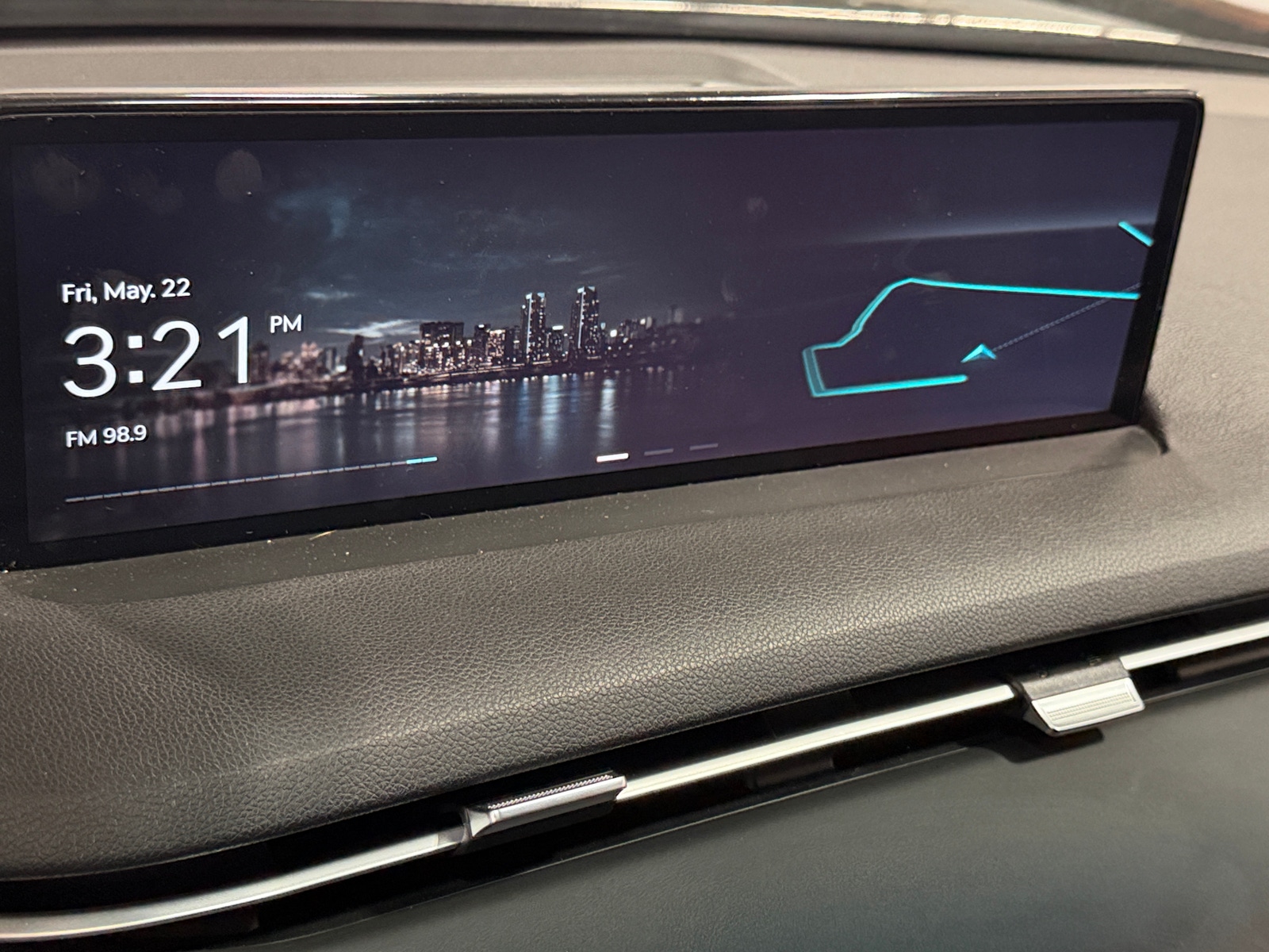 Thumbnail: 2025 Genesis GV70 - 3