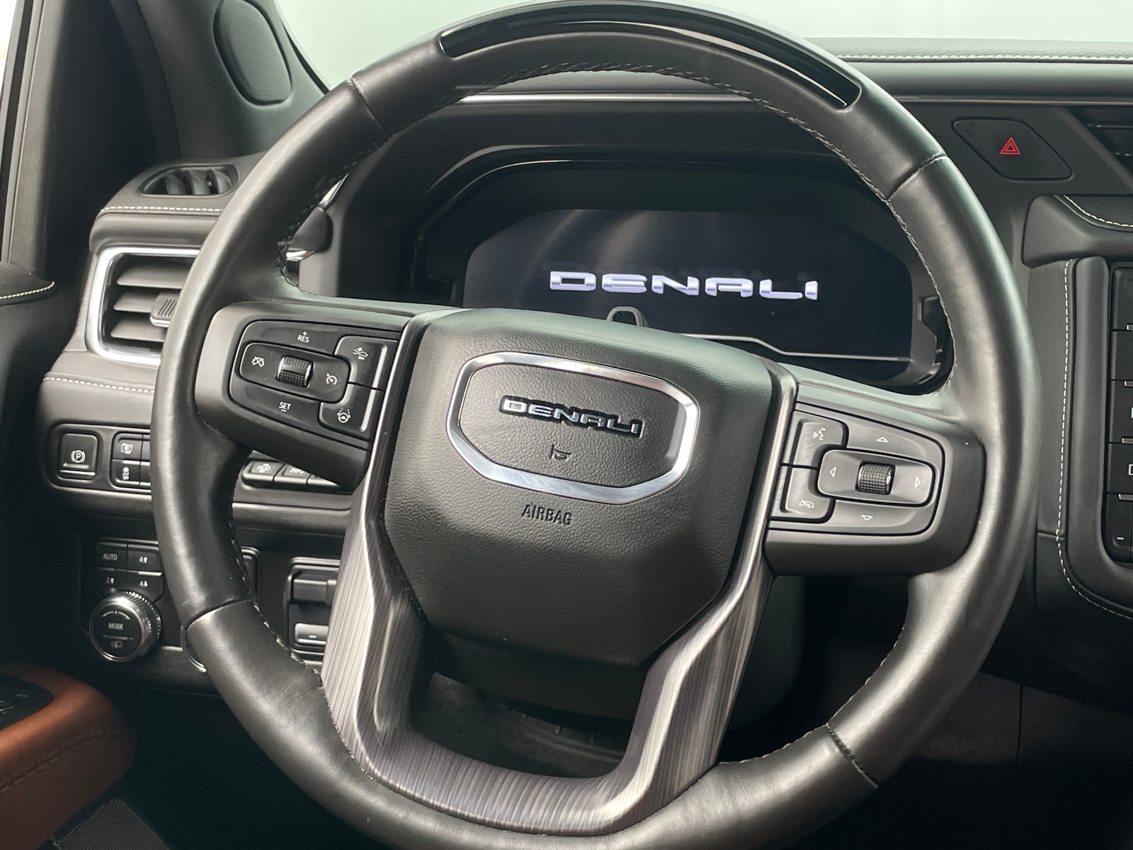 Thumbnail: 2023 GMC Yukon - 4
