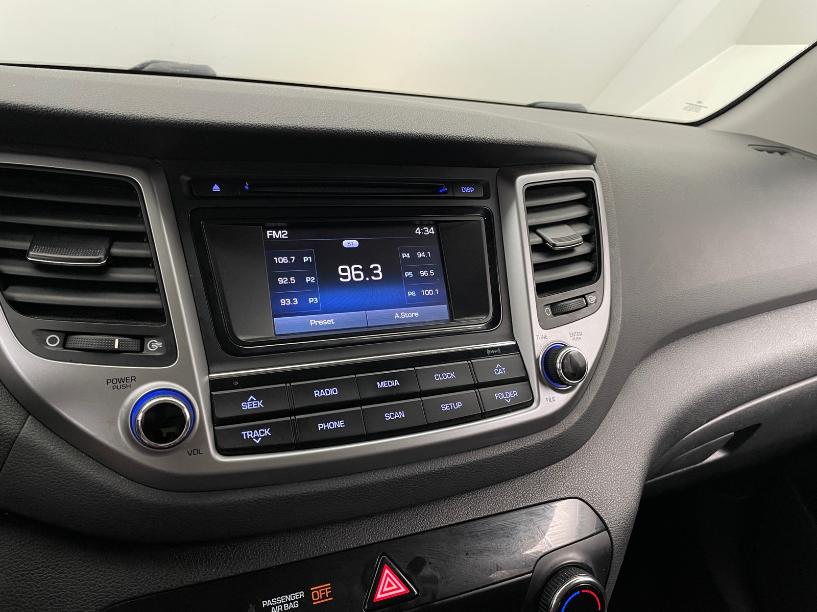 Thumbnail: 2017 Hyundai Tucson - 4