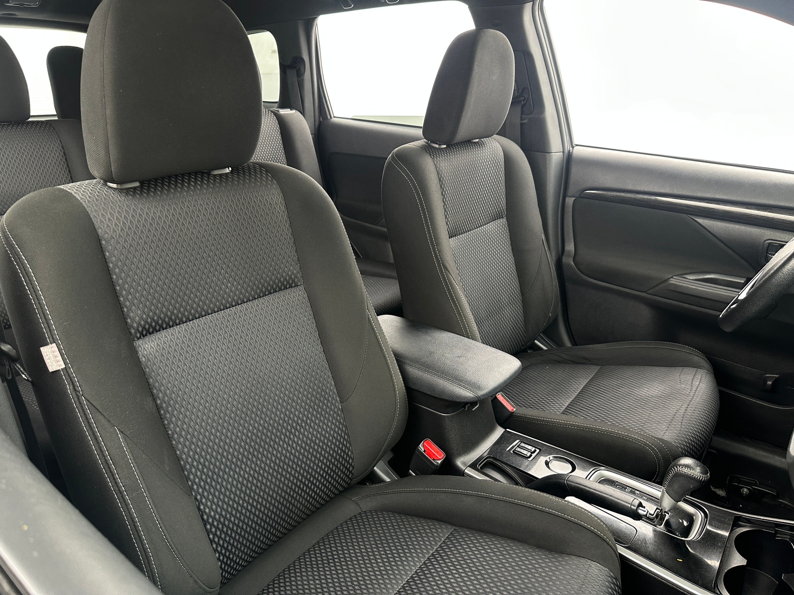 Thumbnail: 2018 Mitsubishi Outlander - 2