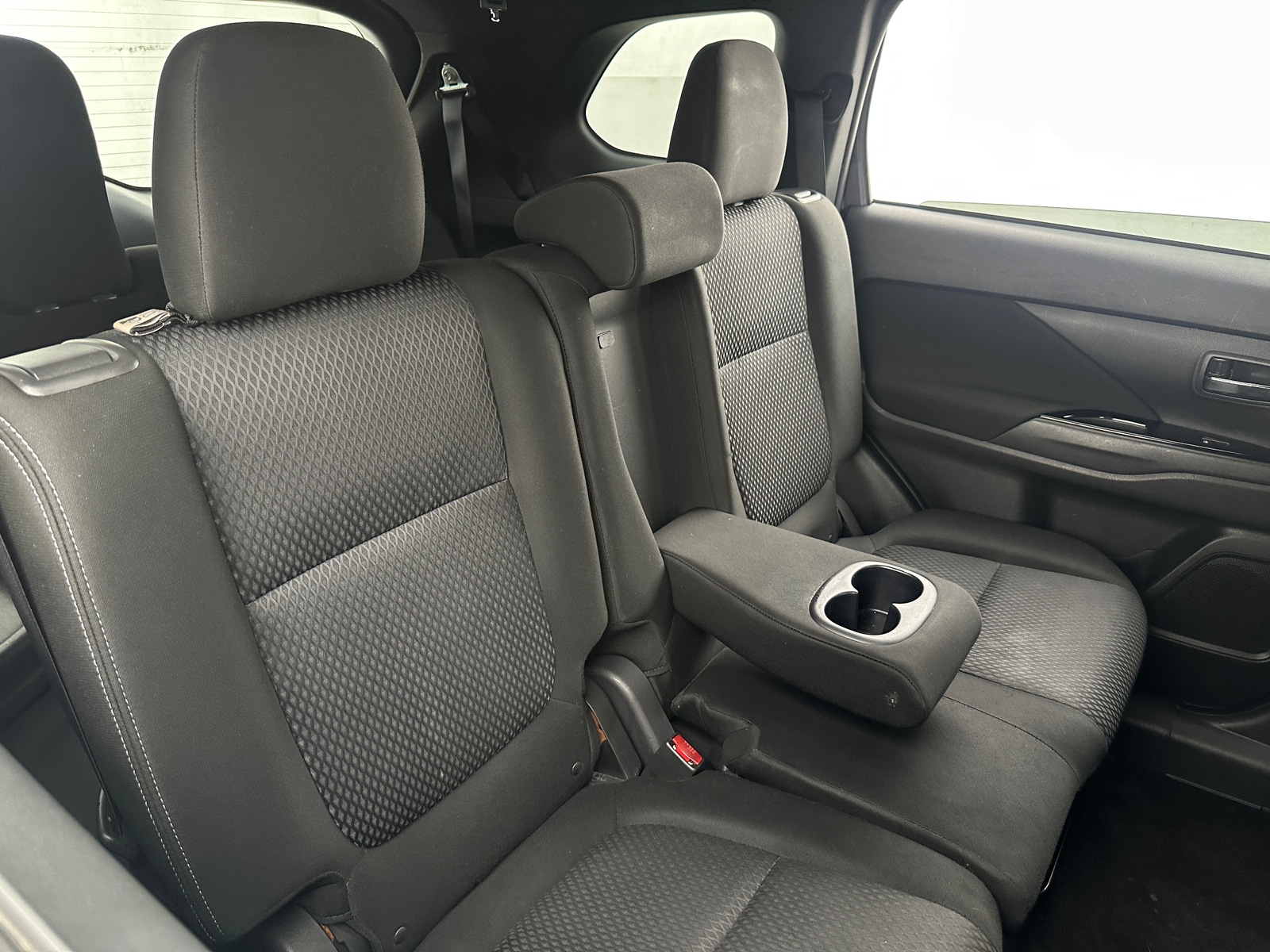 Thumbnail: 2018 Mitsubishi Outlander - 6