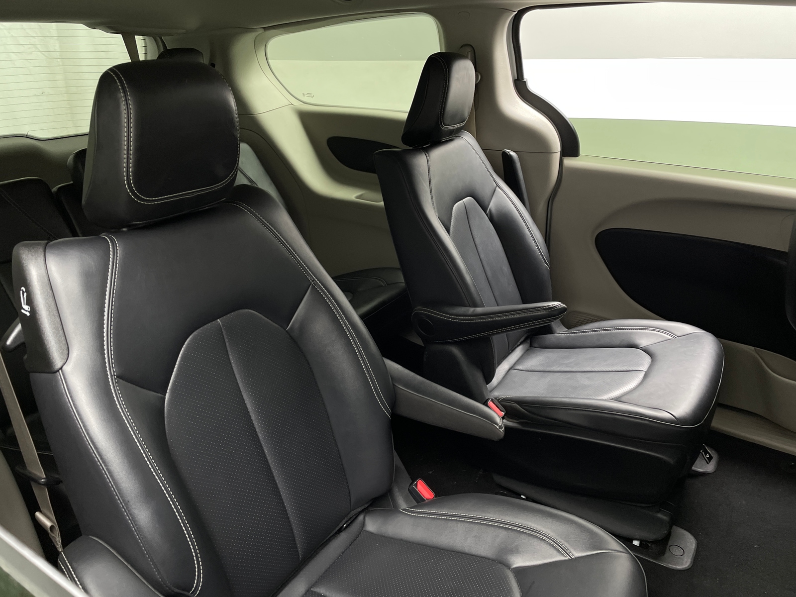 Thumbnail: 2024 Chrysler Pacifica - 5