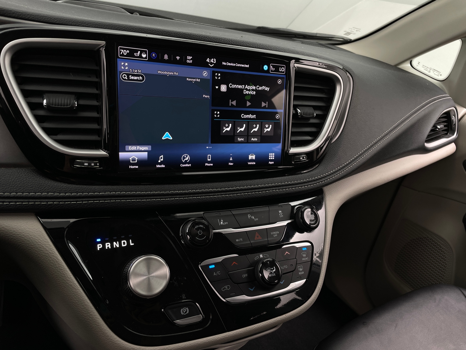 Thumbnail: 2024 Chrysler Pacifica - 3