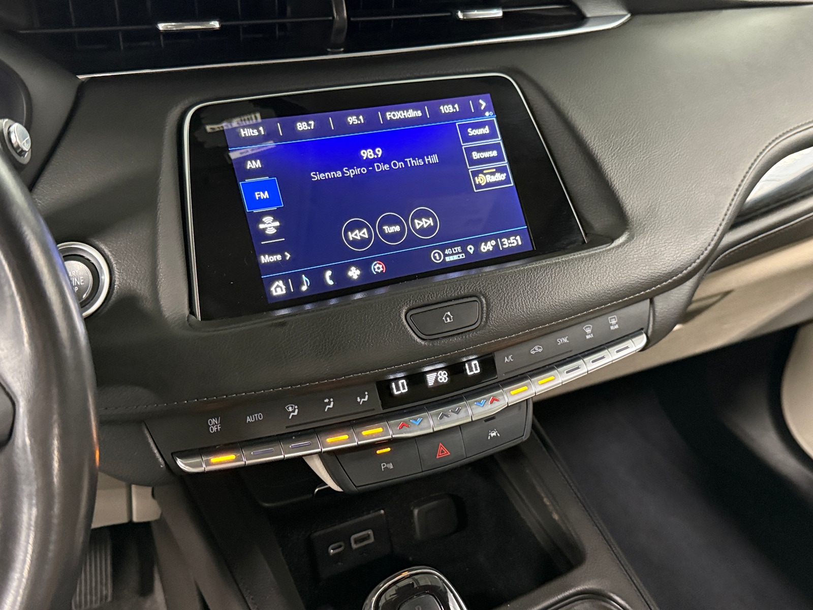 Thumbnail: 2023 Cadillac XT4 - 3