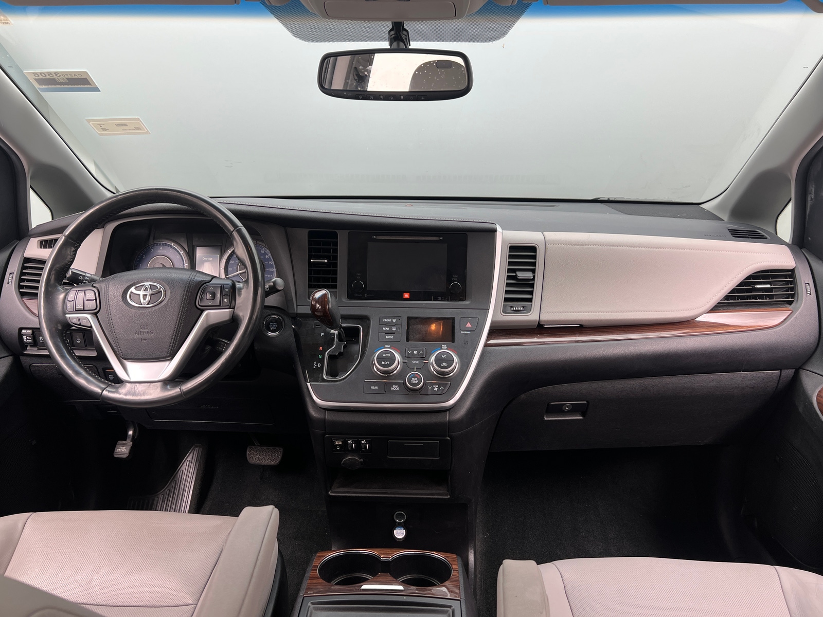Thumbnail: 2015 Toyota Sienna - 2