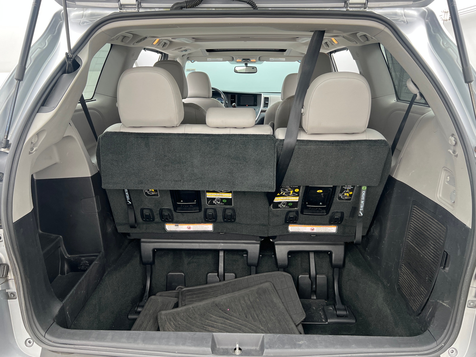 Thumbnail: 2015 Toyota Sienna - 6
