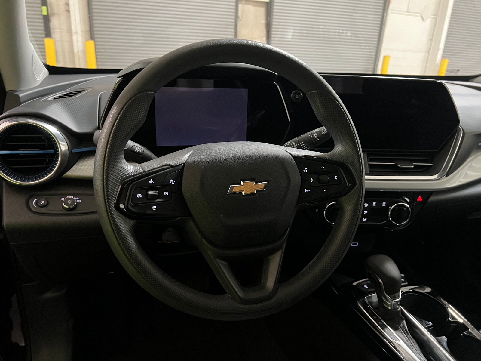 Thumbnail: 2025 Chevrolet Trax - 5