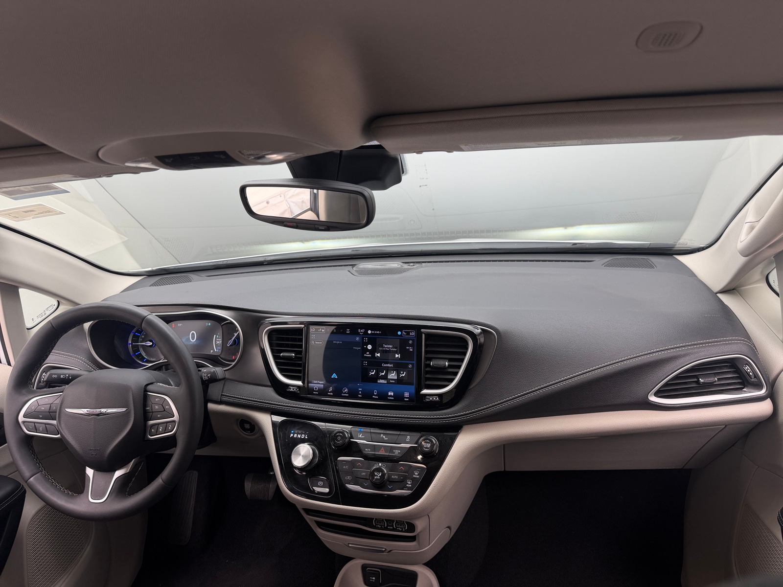 Thumbnail: 2024 Chrysler Pacifica - 2