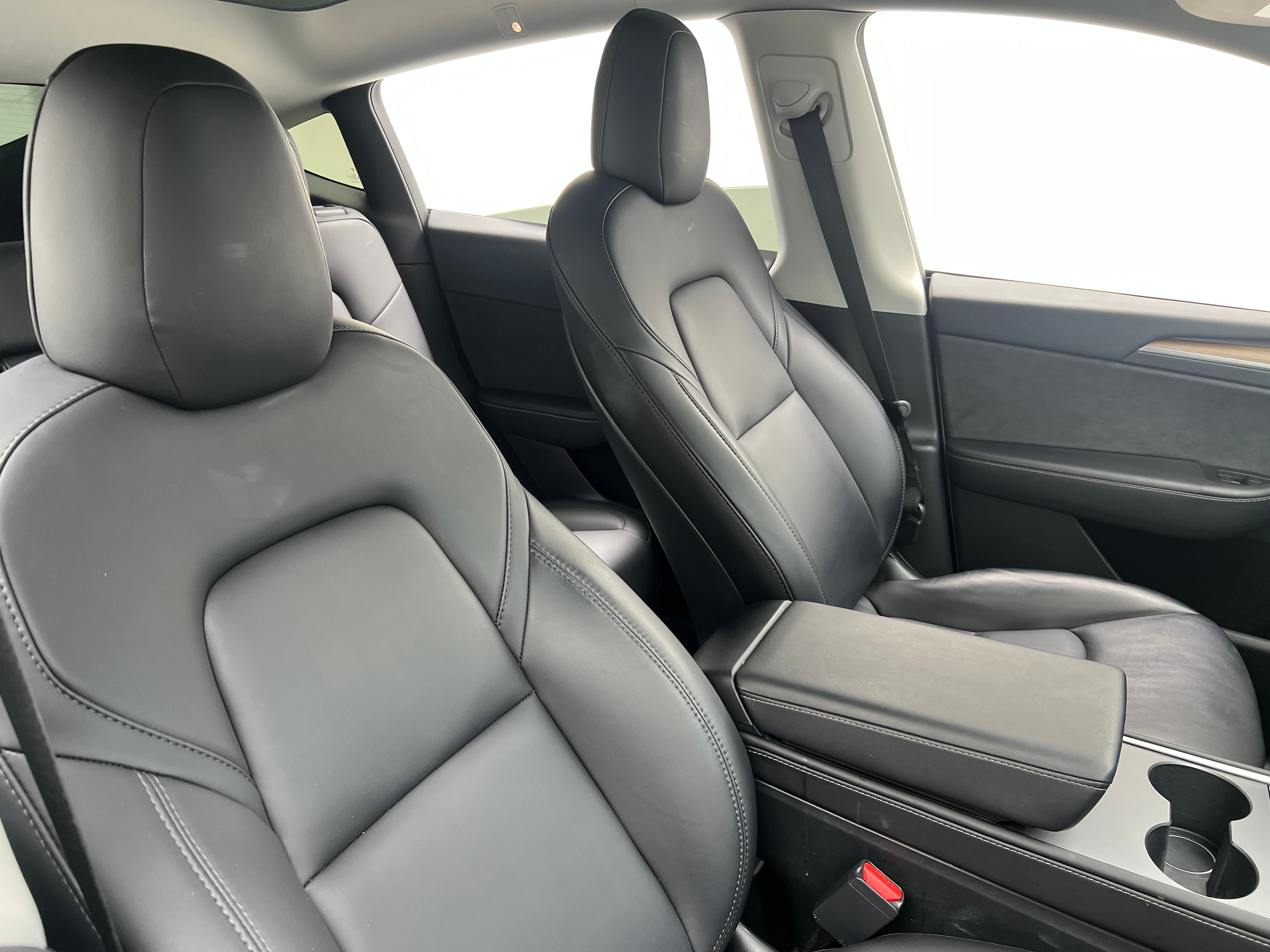 Used 2022 Tesla Model Y Long Range with VIN 7SAYGDEE7NF554996 for sale in Auburn, WA
