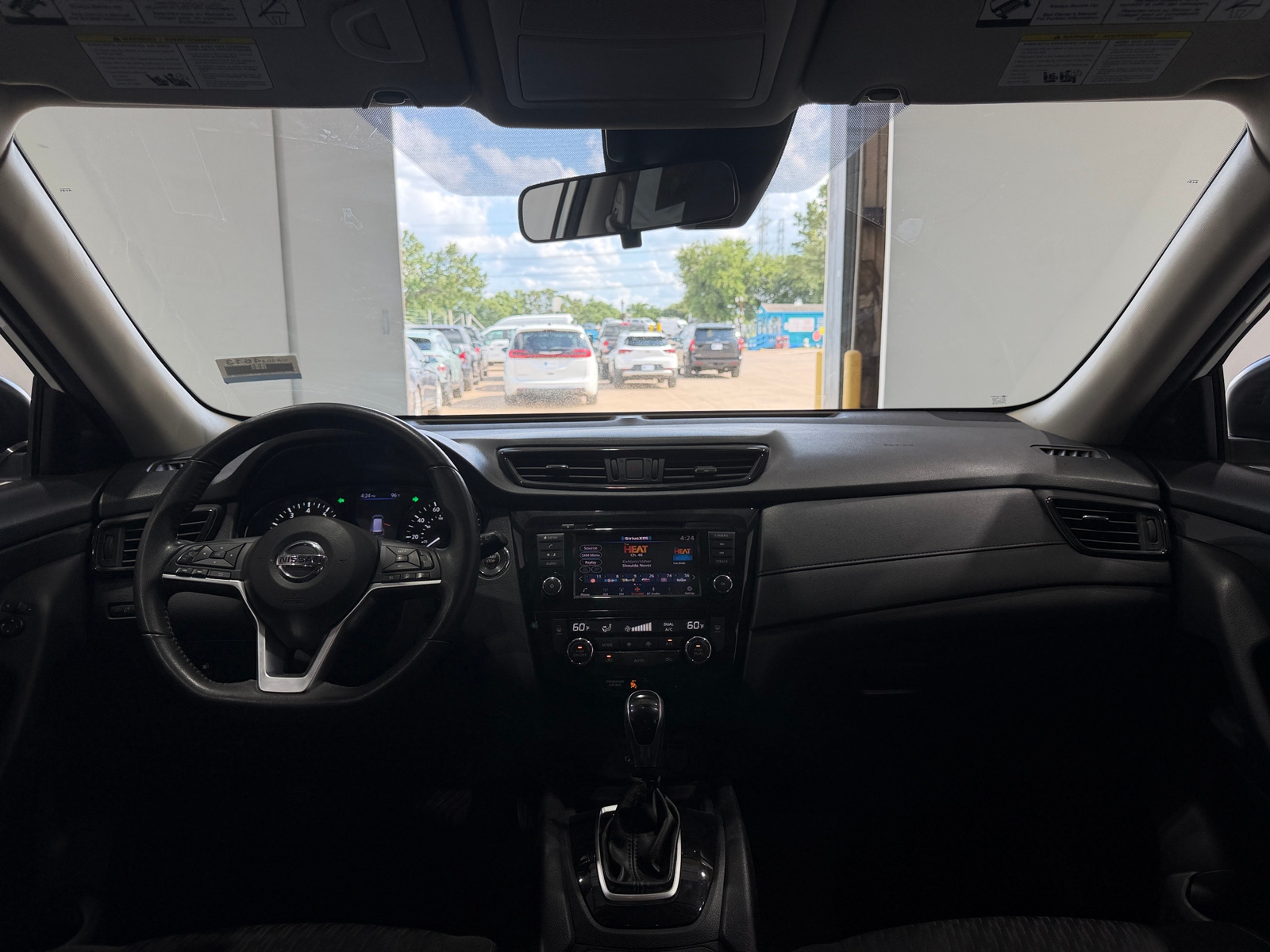 Thumbnail: 2020 Nissan Rogue - 3