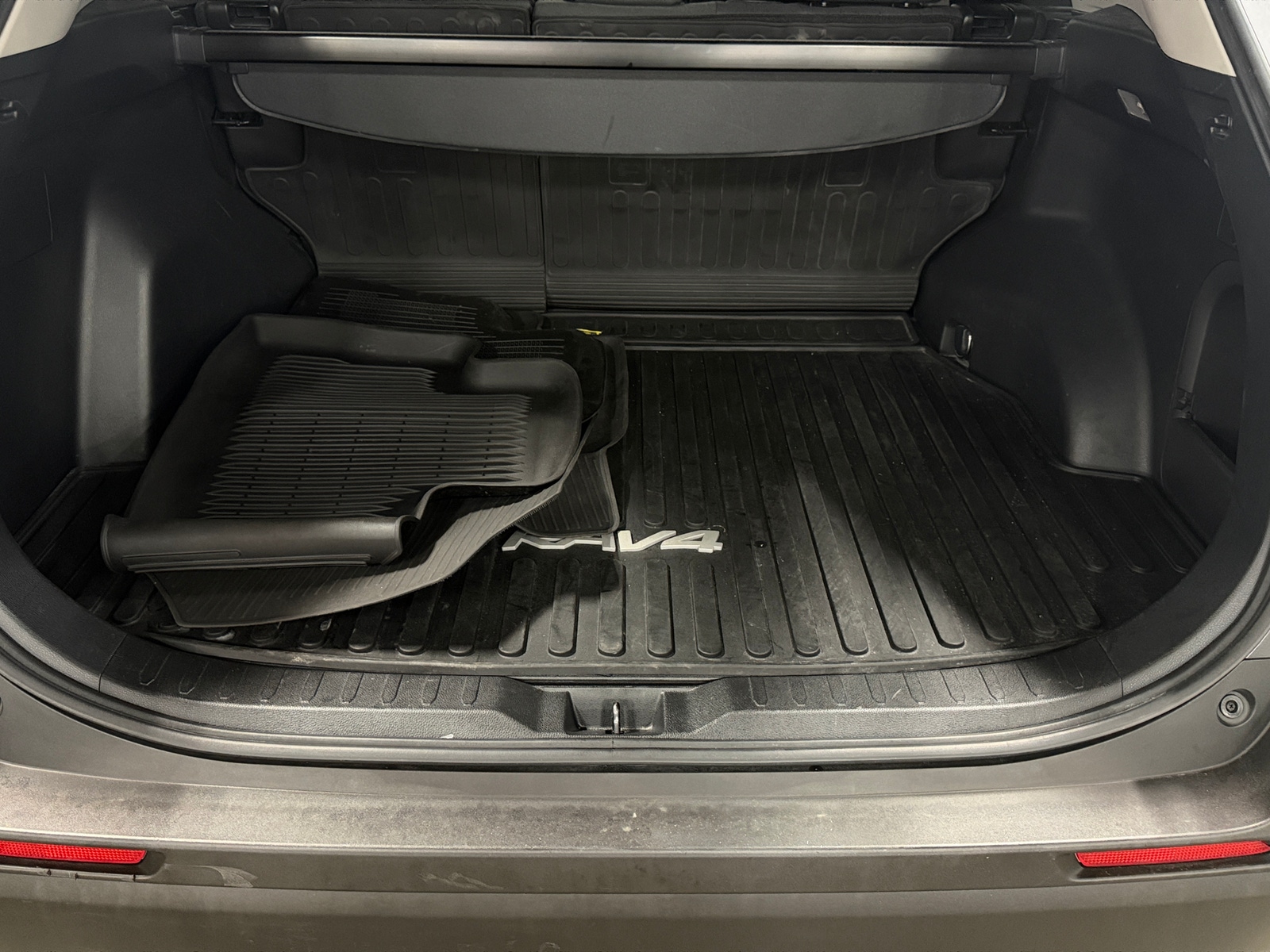 Thumbnail: 2021 Toyota RAV4 - 7